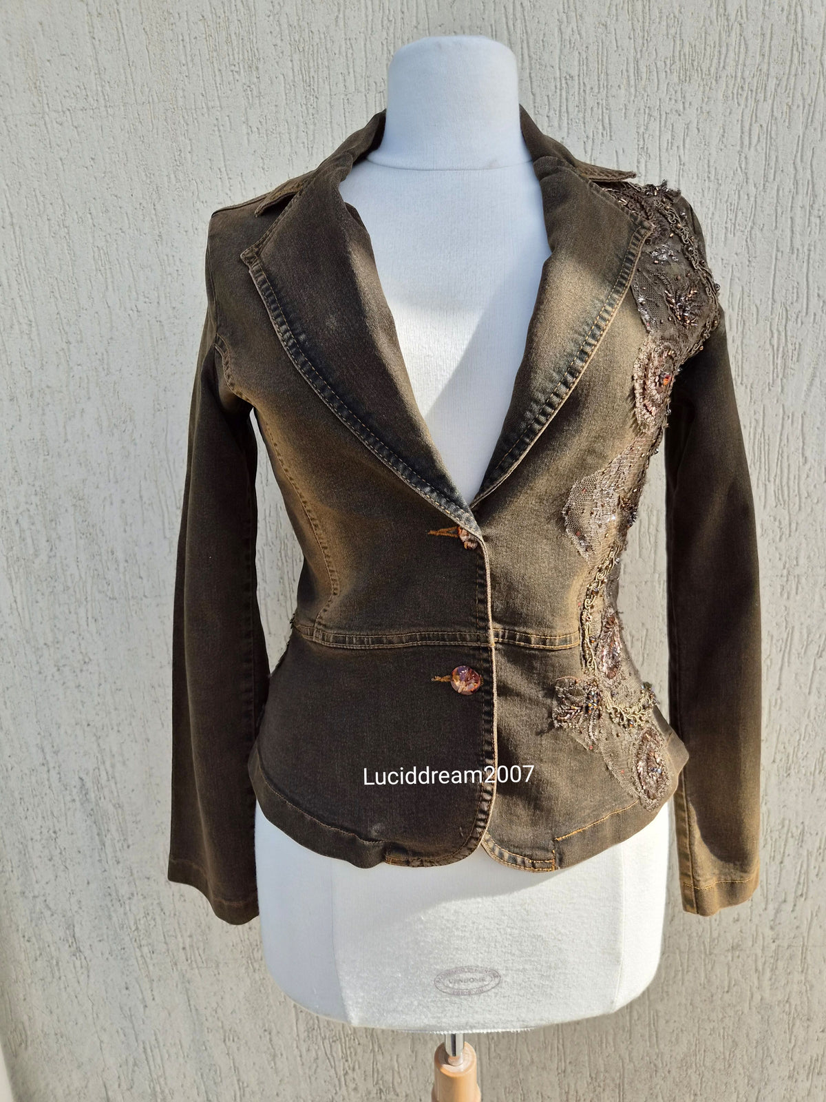 Embroidered denim jacket