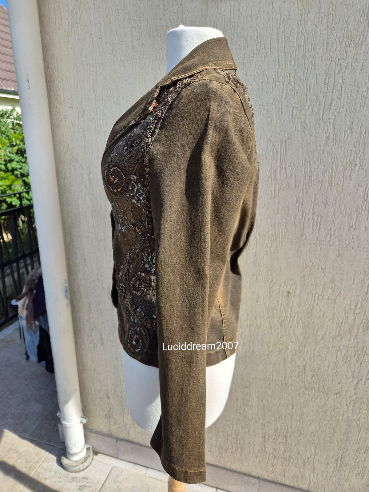 Embroidered denim jacket