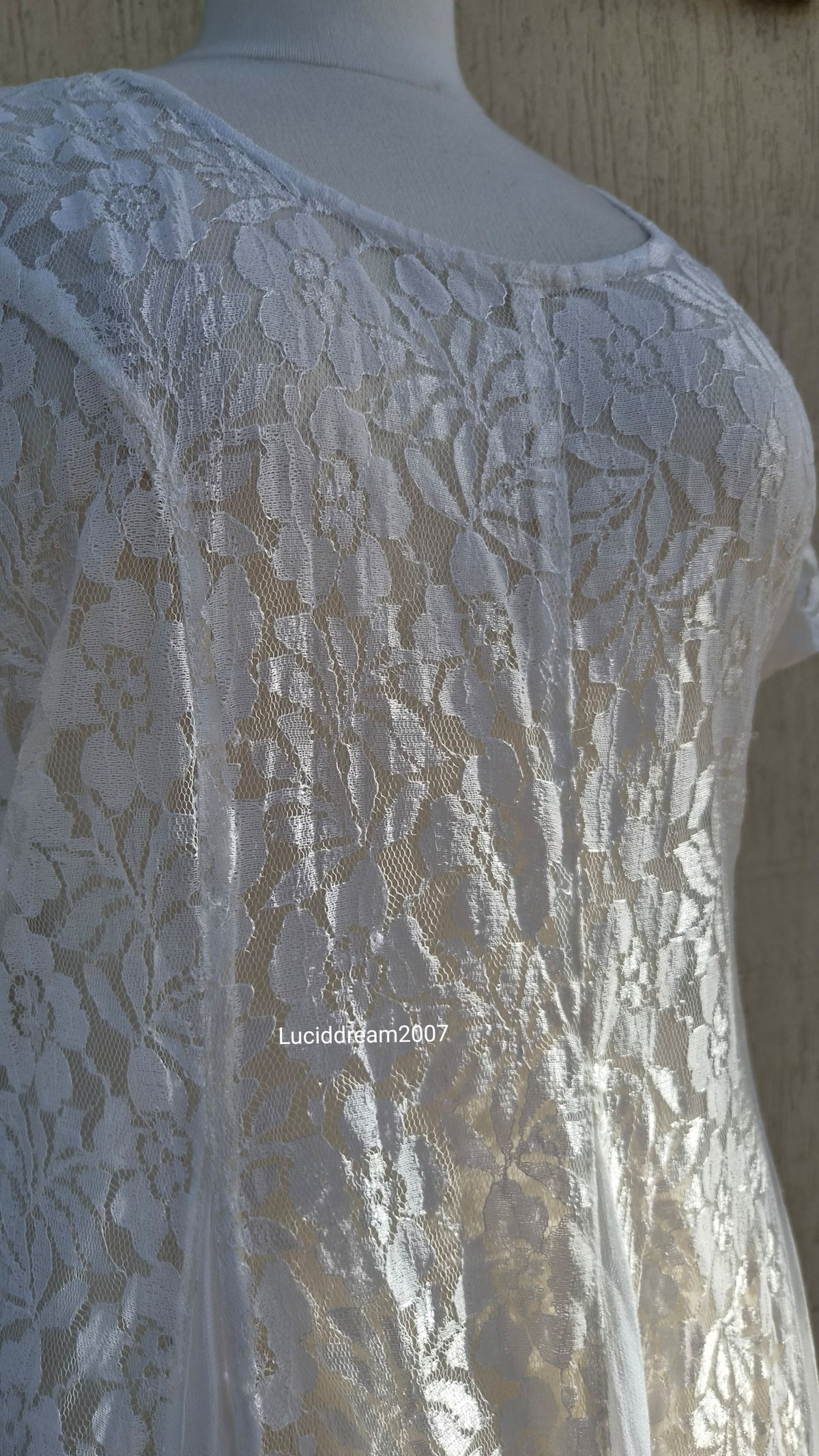 Robe en dentelle blanche