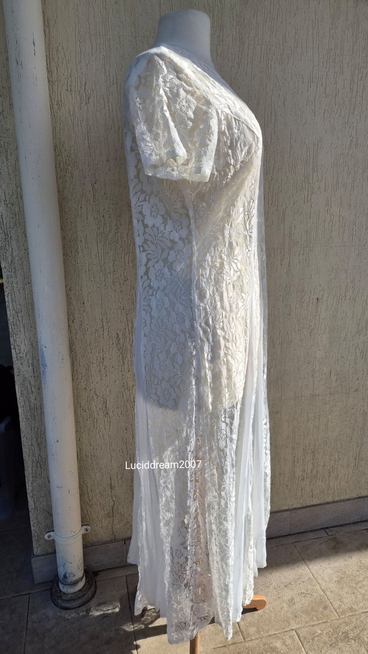Robe en dentelle blanche