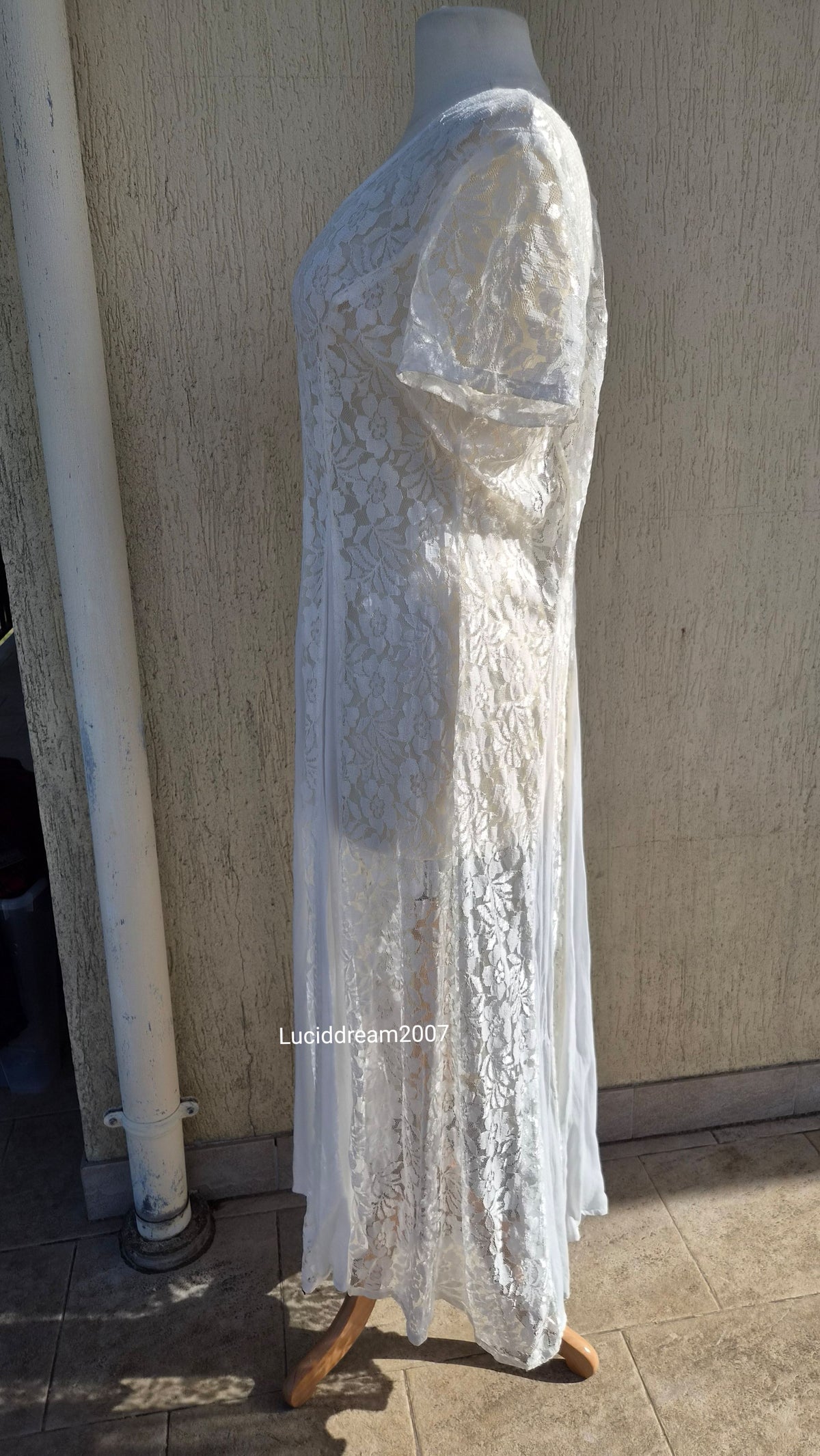 Robe en dentelle blanche