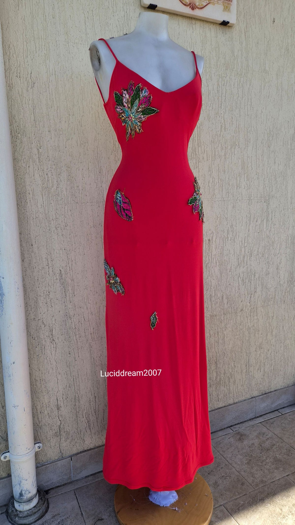 Robe brodée Marvel by La Perla