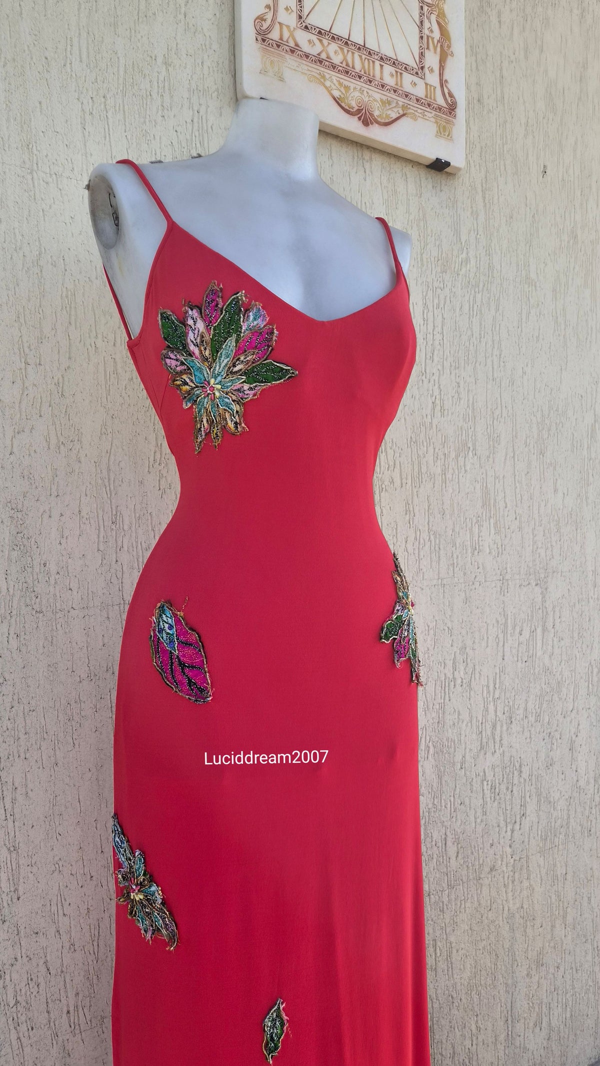 Robe brodée Marvel by La Perla