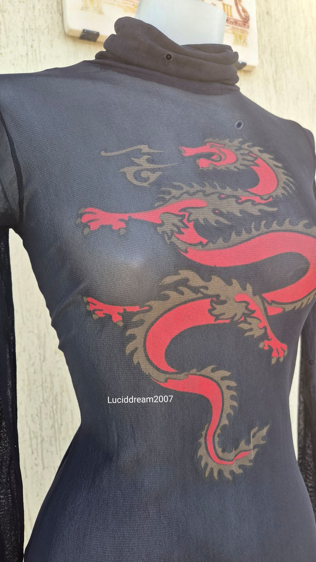 Robe en voile motif dragon