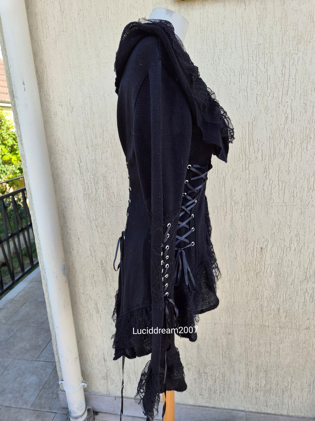 Cardigan à lacage Poizen Industries