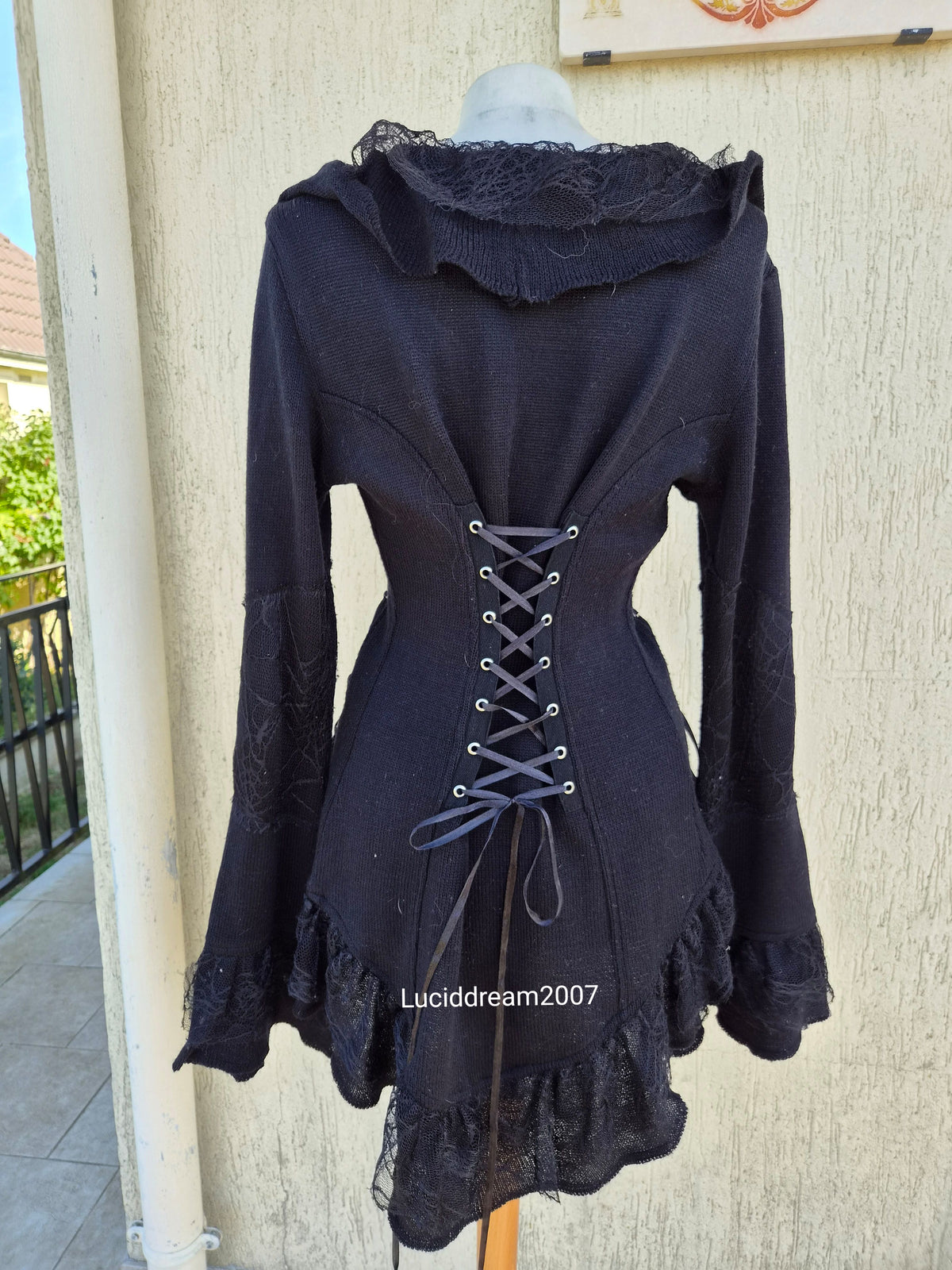 Cardigan à lacage Poizen Industries