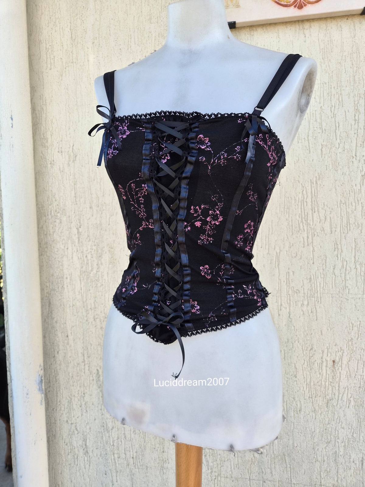 Haut esprit corset motif rose brillant