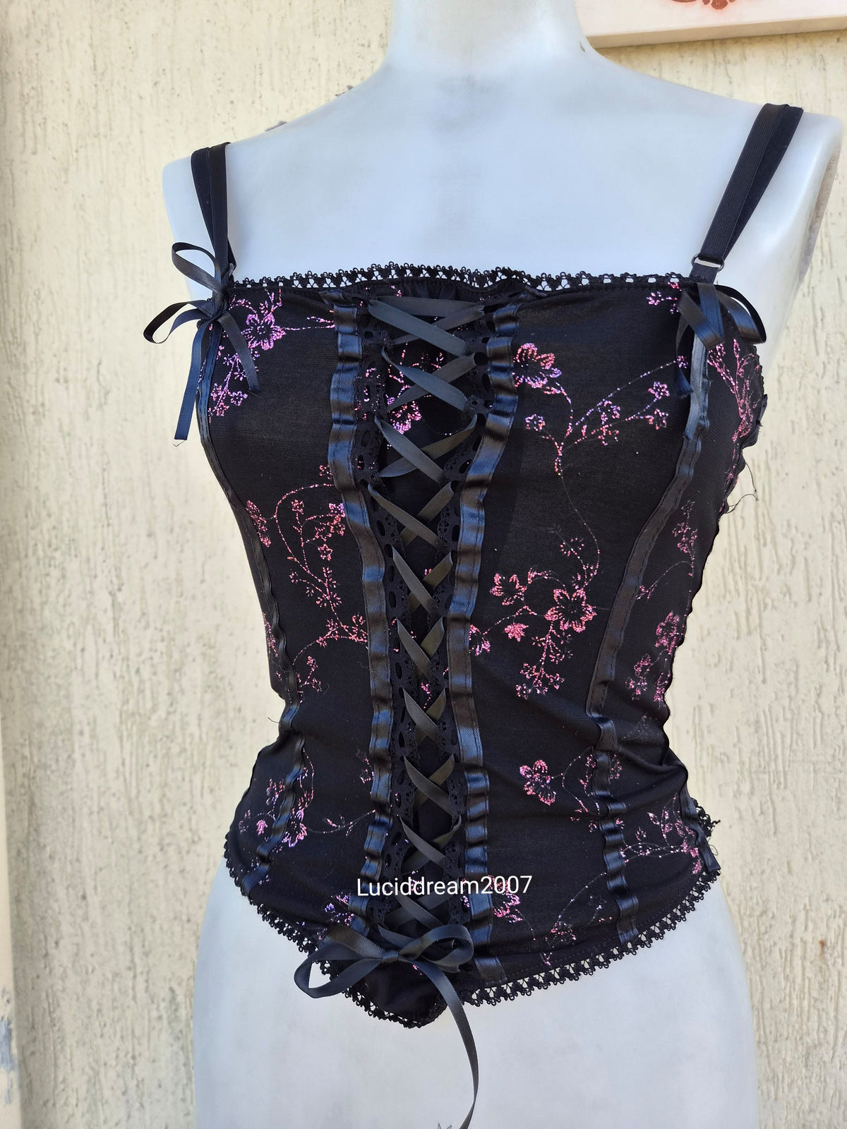 Haut esprit corset motif rose brillant