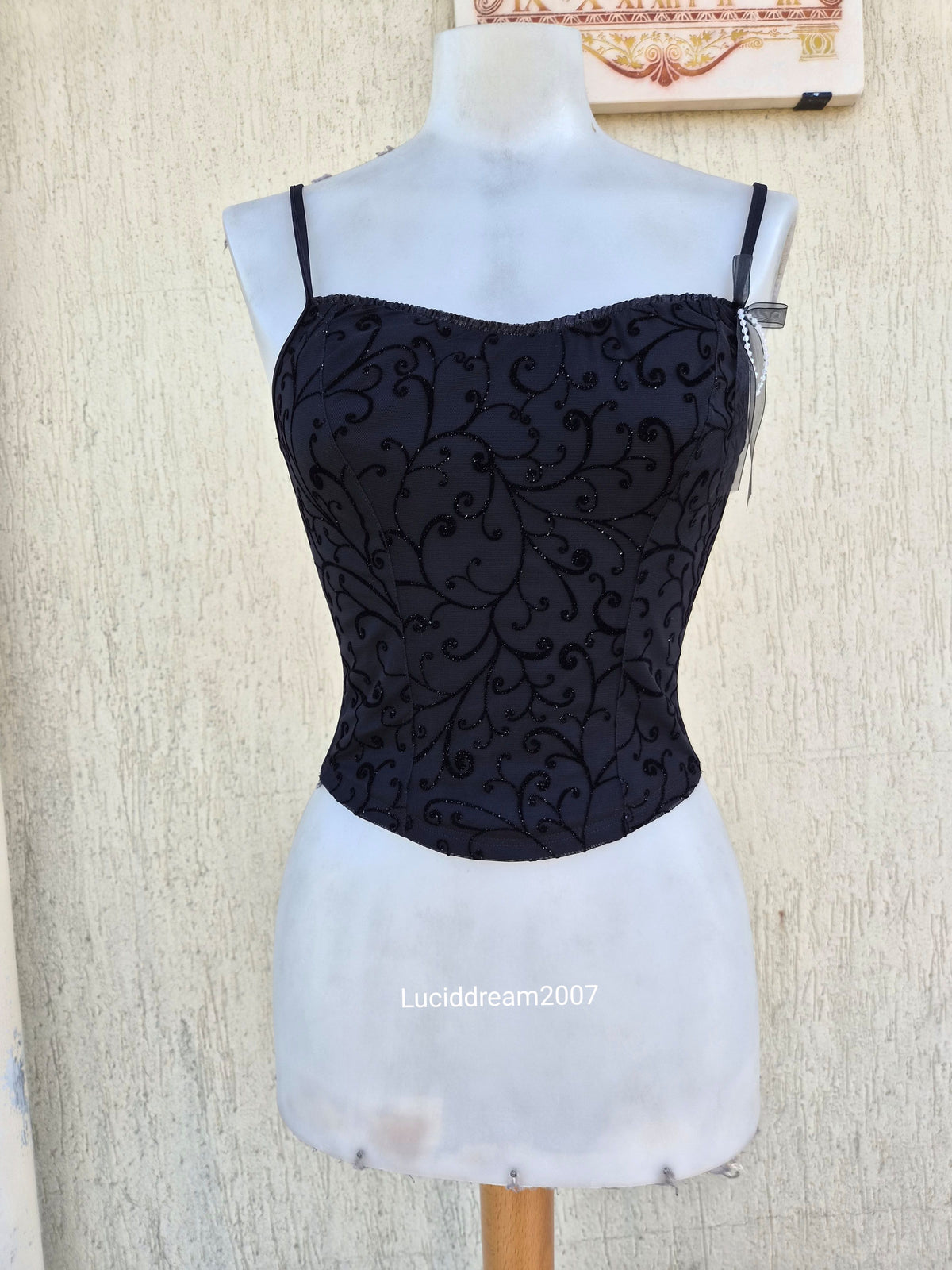 Black velvet top with arabesques