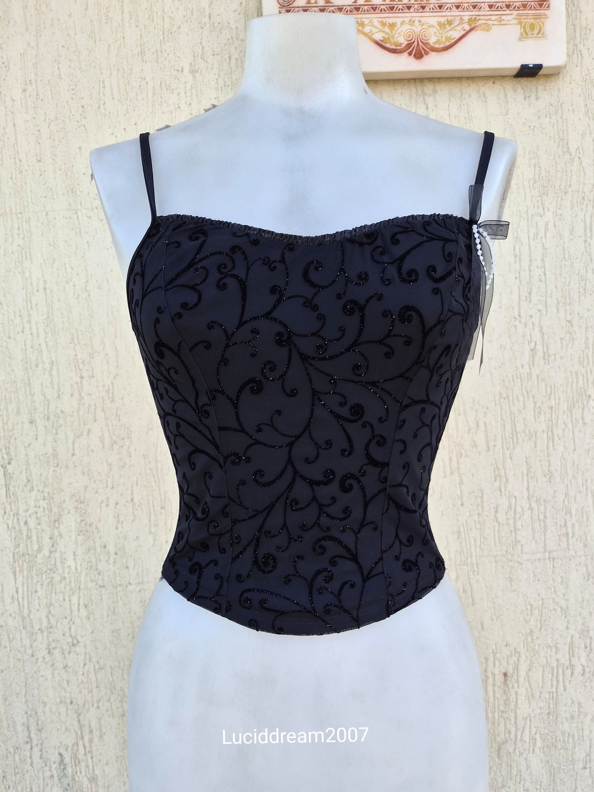 Black velvet top with arabesques