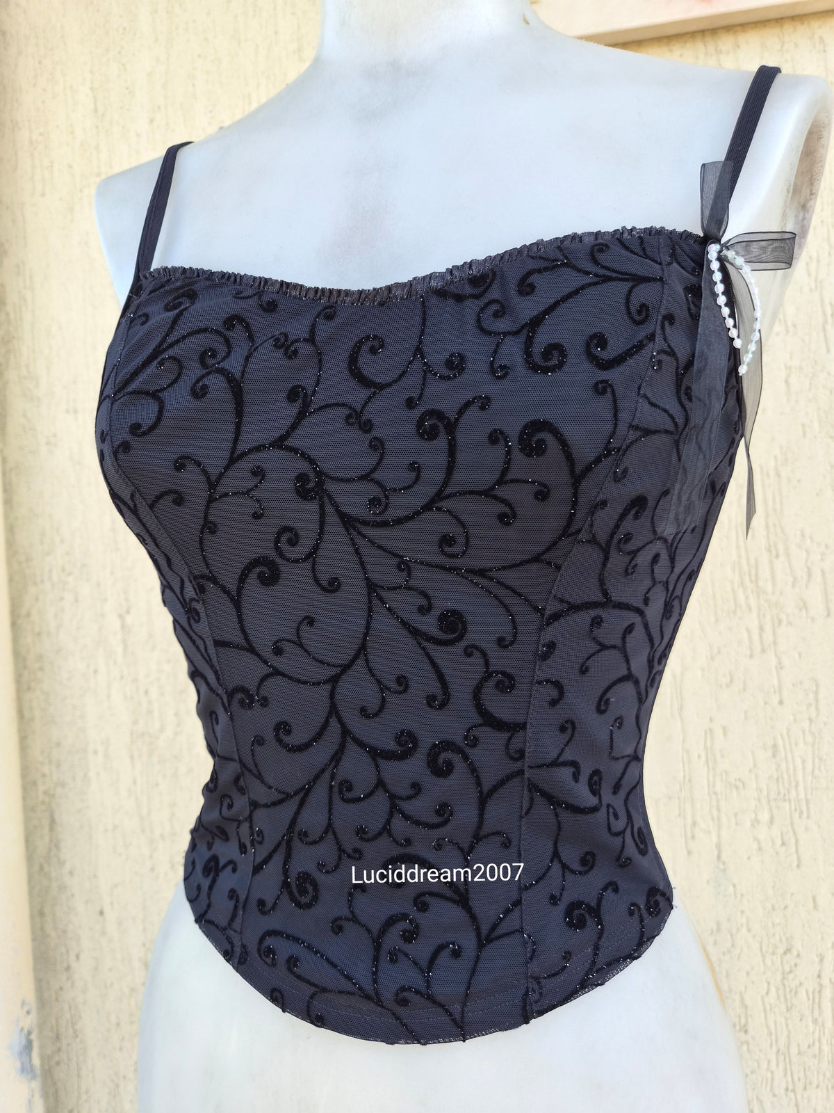 Black velvet top with arabesques
