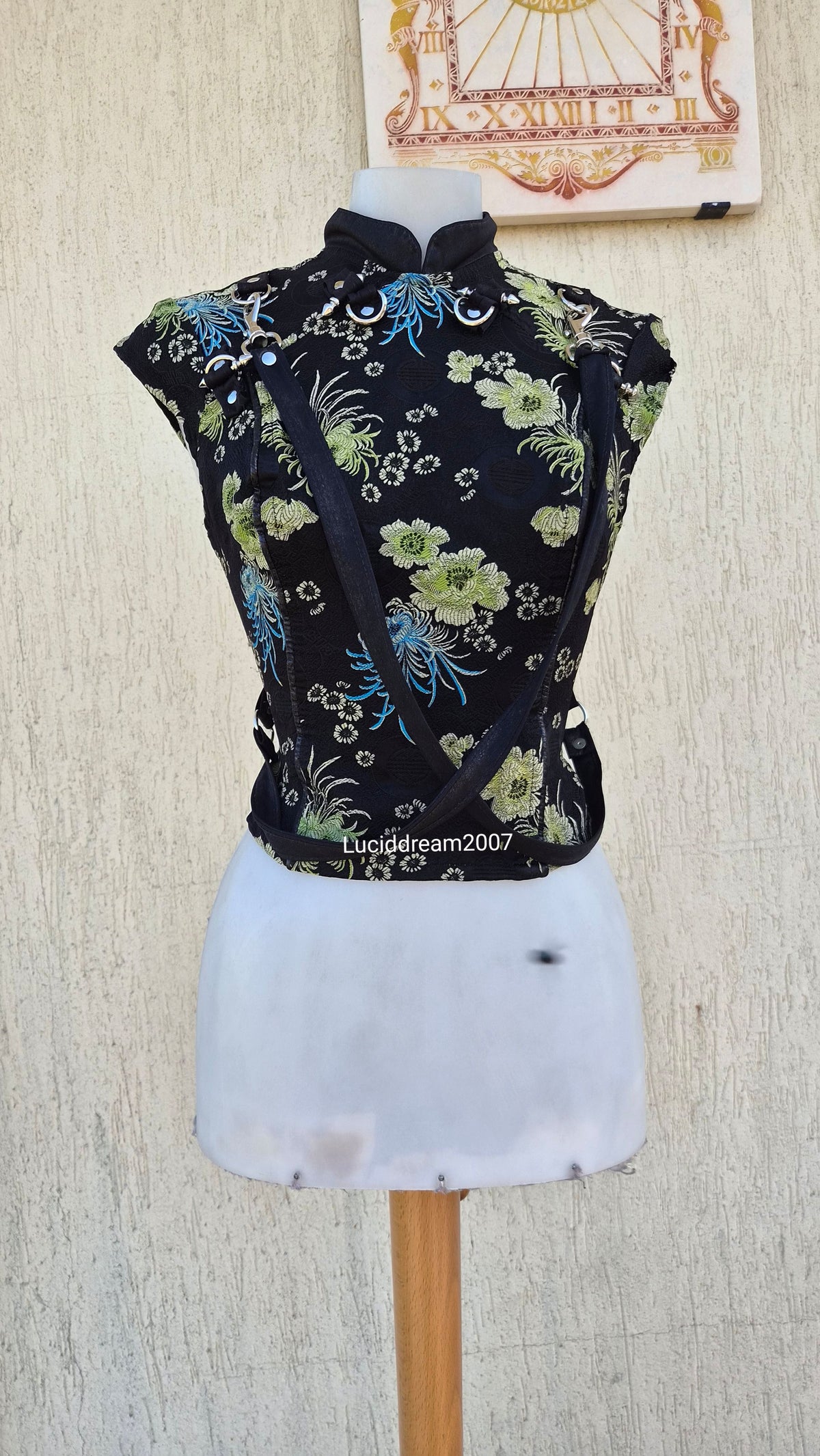 Lip Service Mao collar top