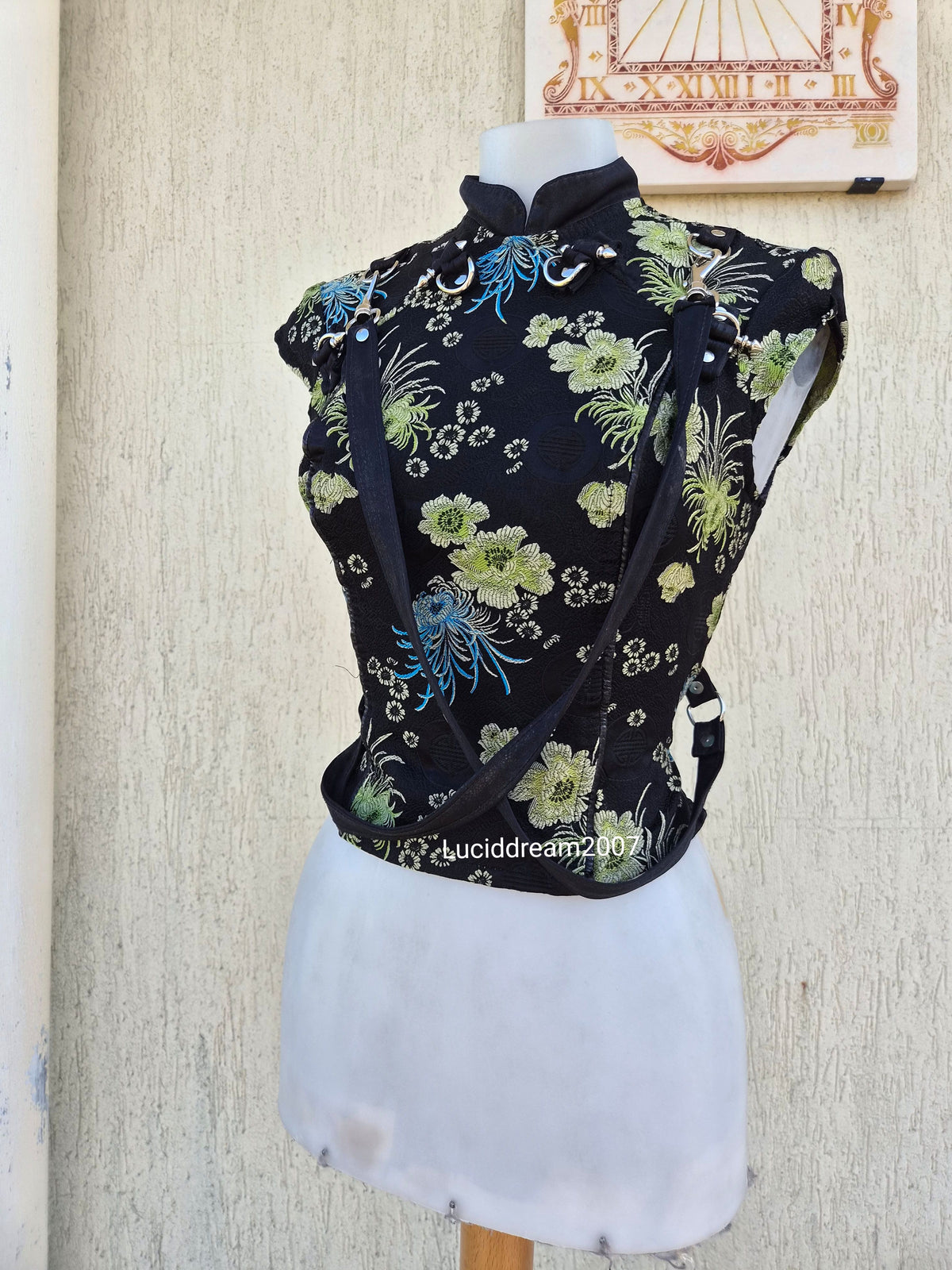 Lip Service Mao collar top