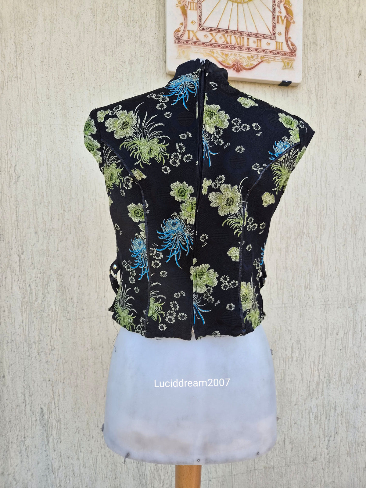 Lip Service Mao collar top