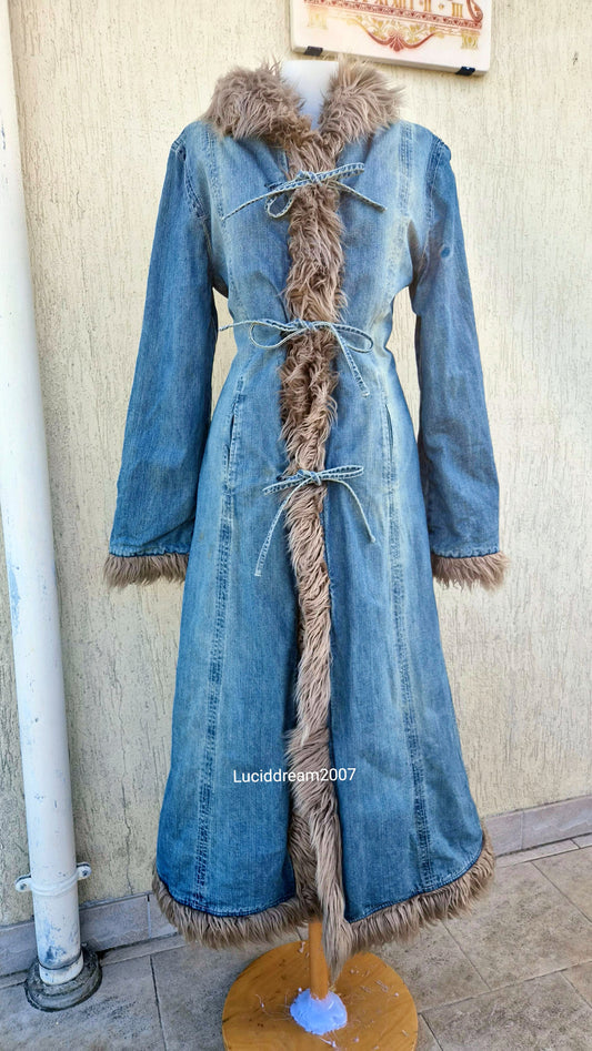 Manteau long denim et fausse fourrure