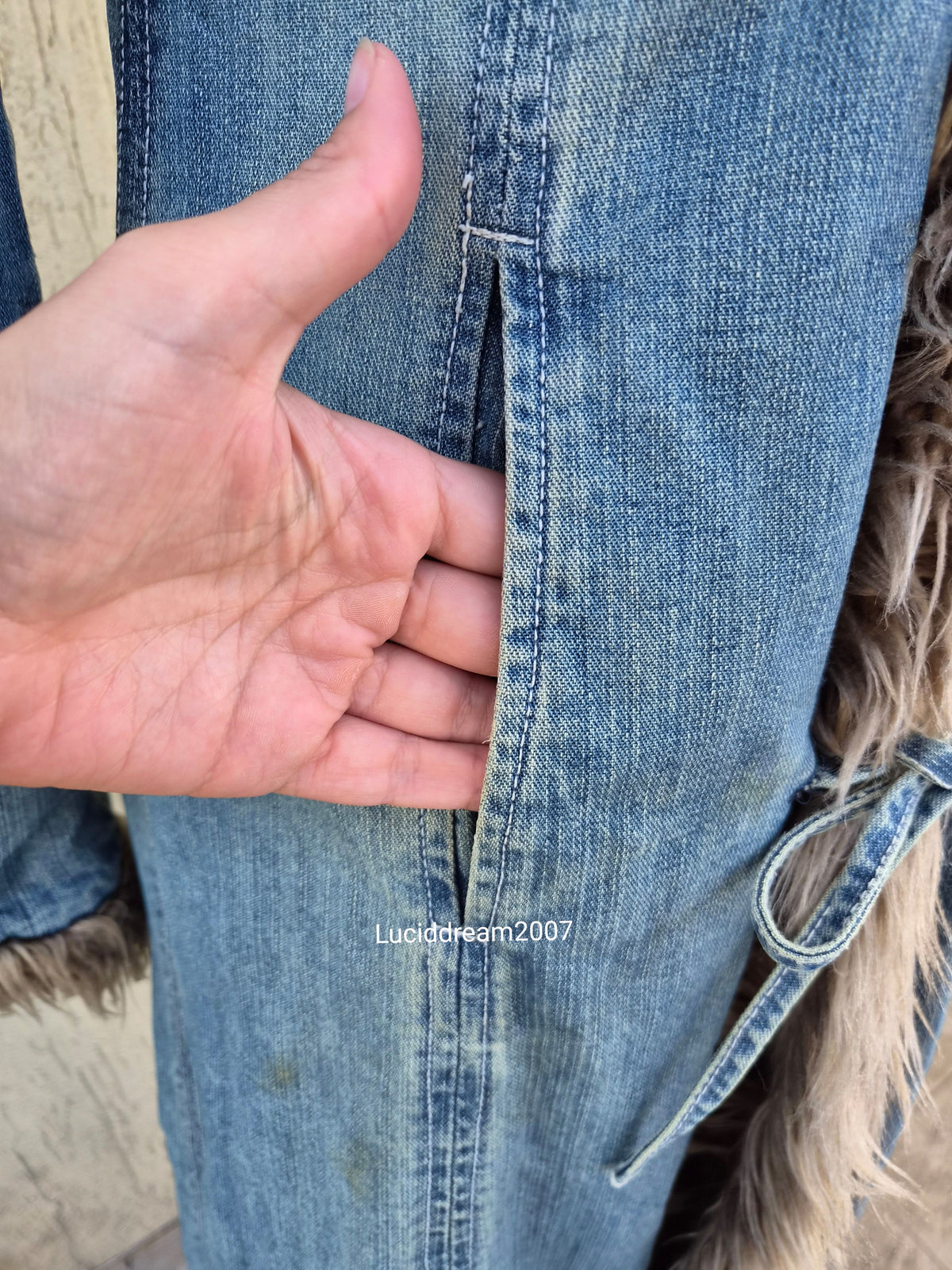 Manteau long denim et fausse fourrure