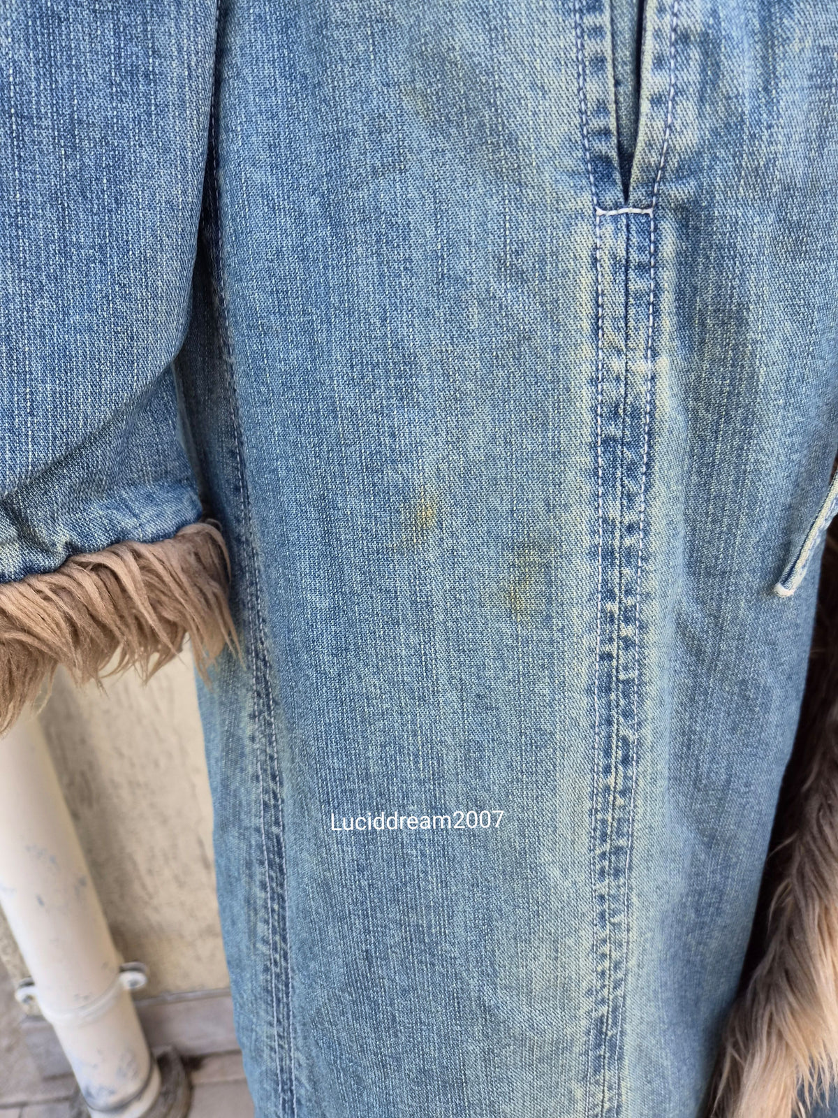 Manteau long denim et fausse fourrure