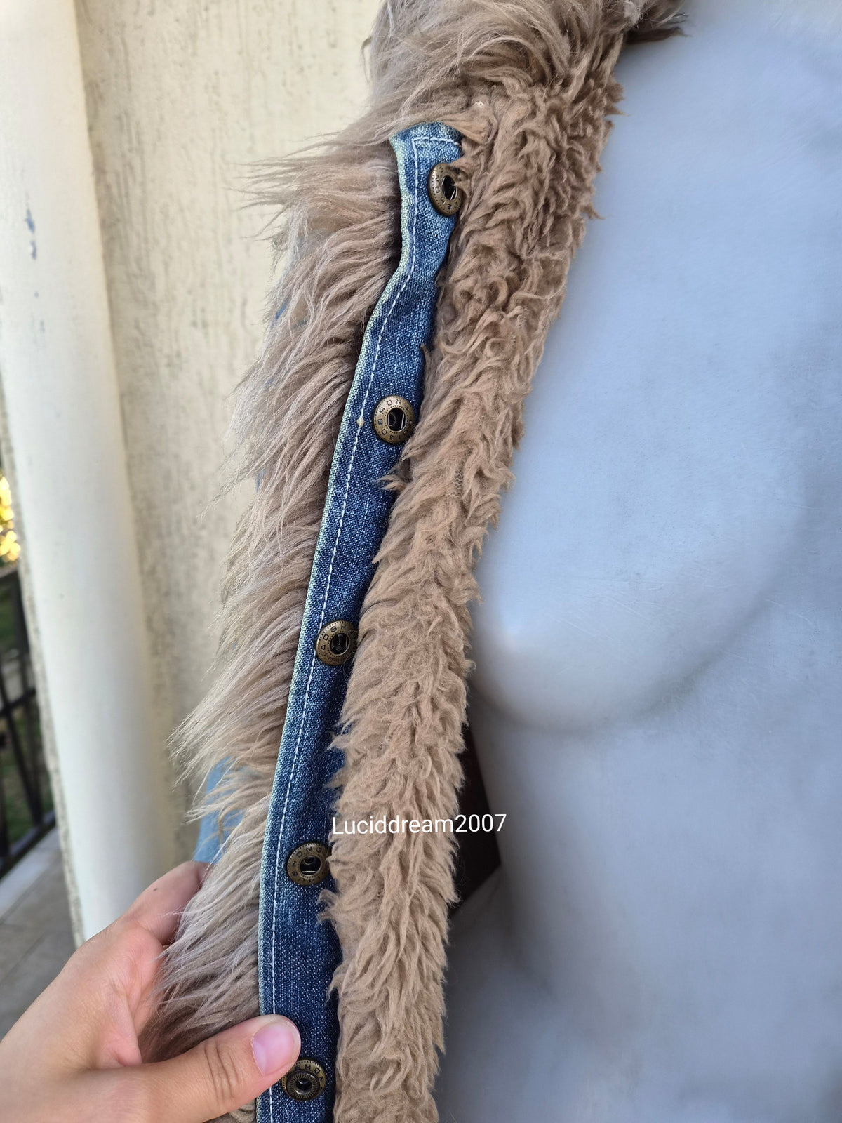 Manteau long denim et fausse fourrure