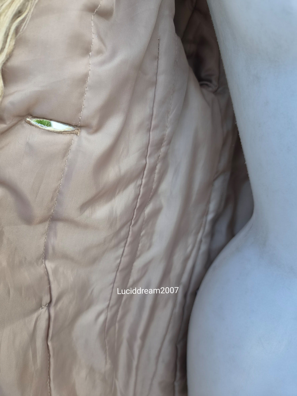 Manteau denim et fausse fourrure mi long