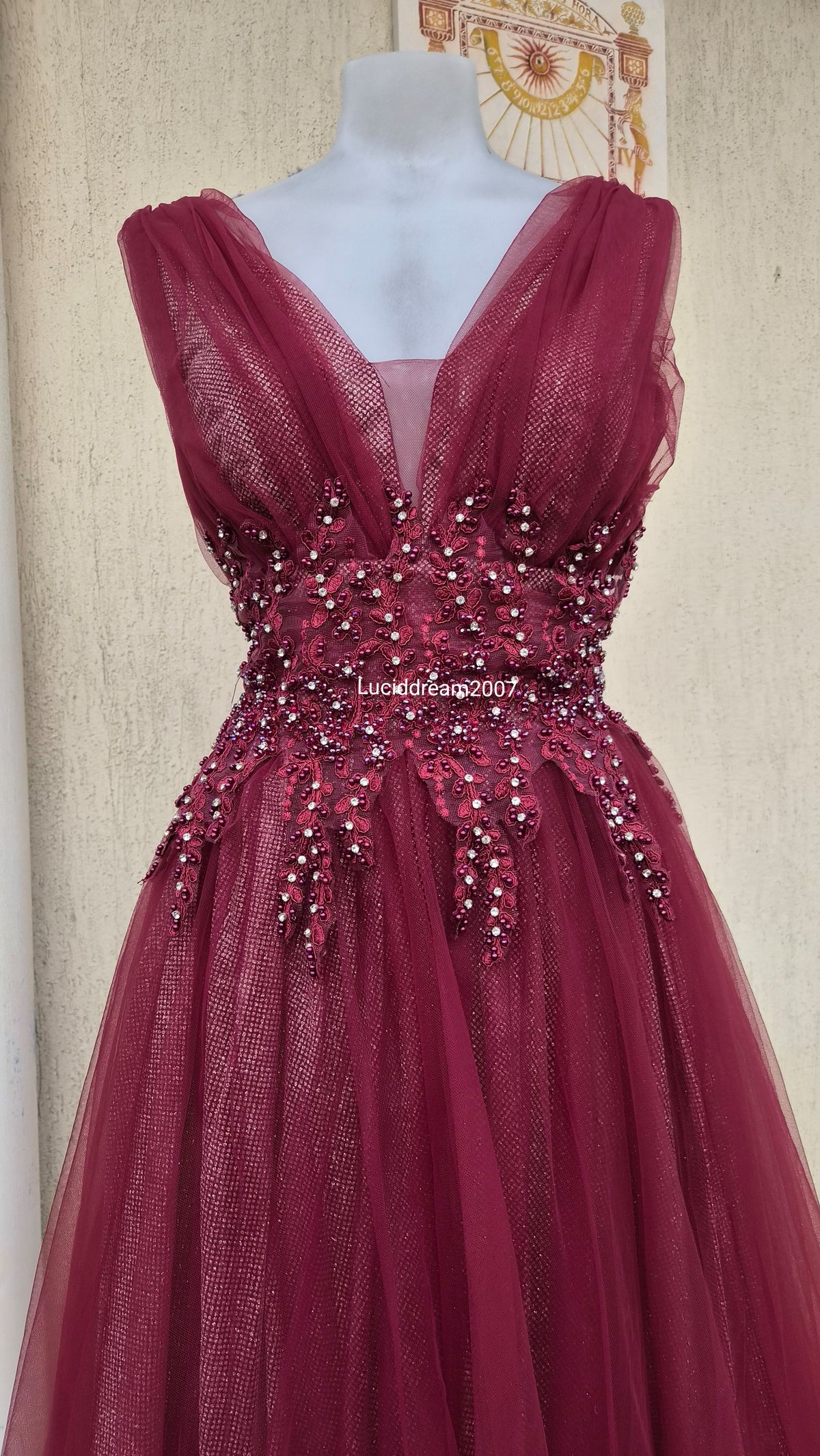 Maxi robe rouge avec broderies