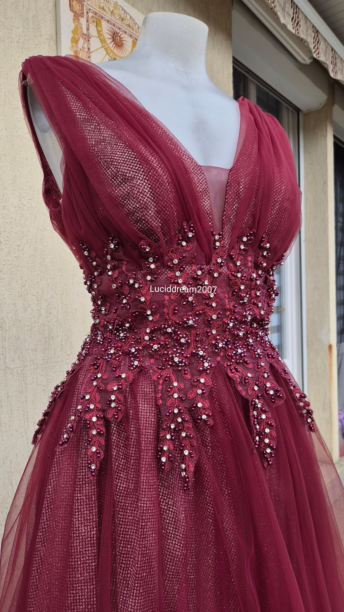Maxi robe rouge avec broderies