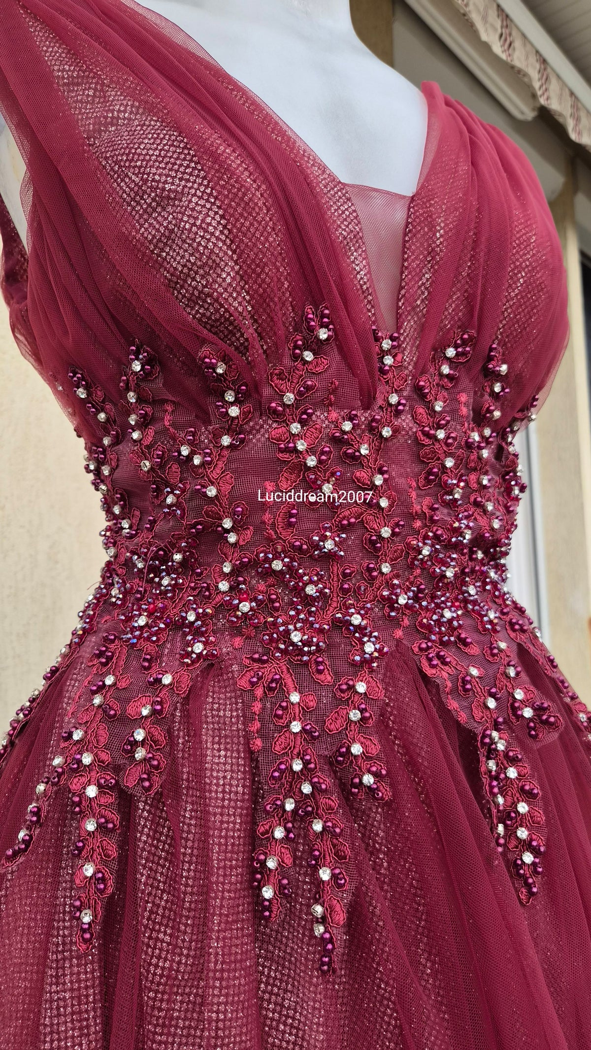 Maxi robe rouge avec broderies