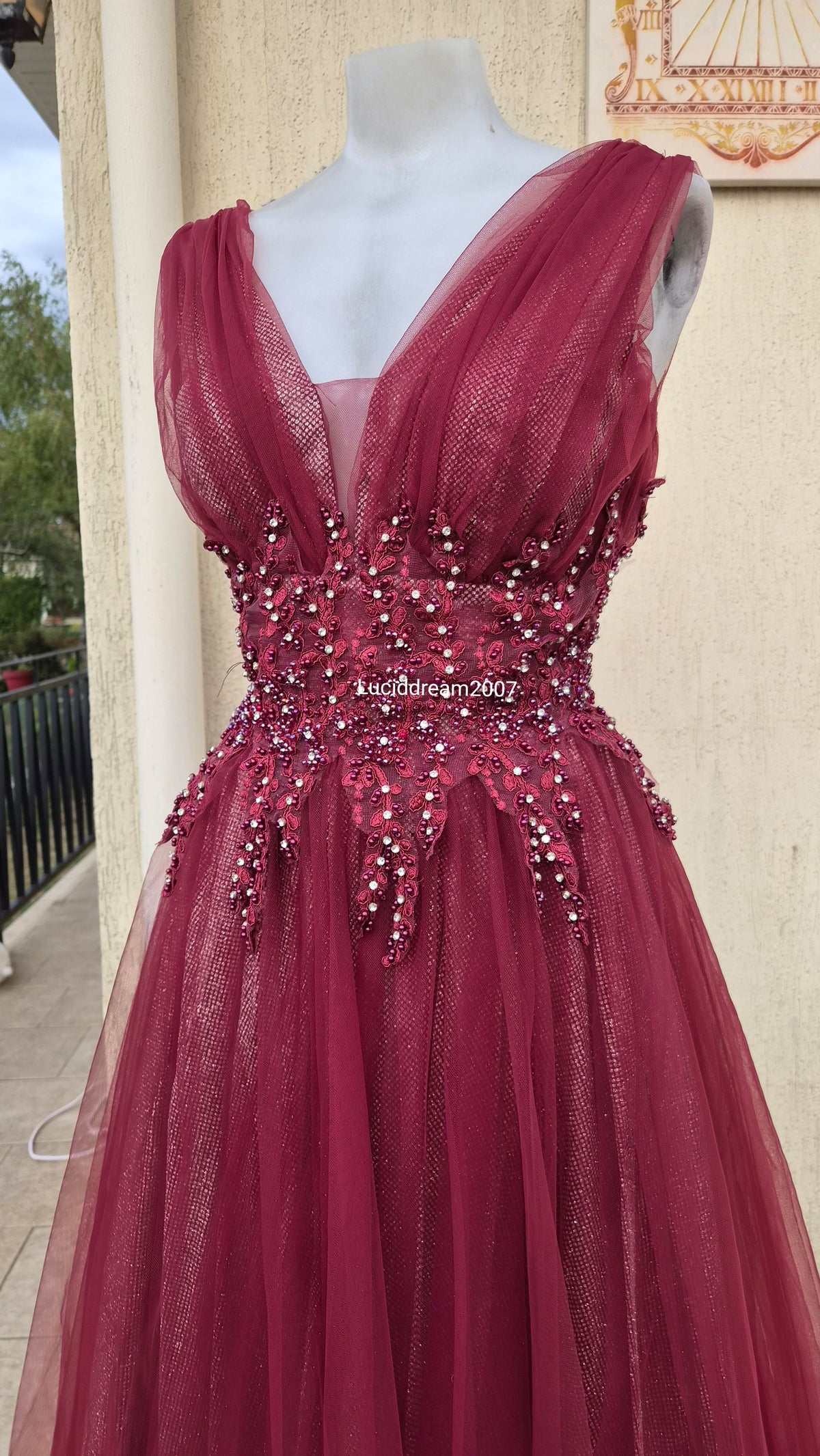 Maxi robe rouge avec broderies
