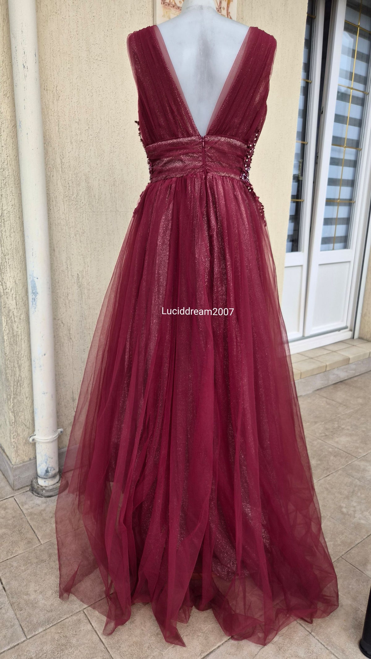 Maxi robe rouge avec broderies
