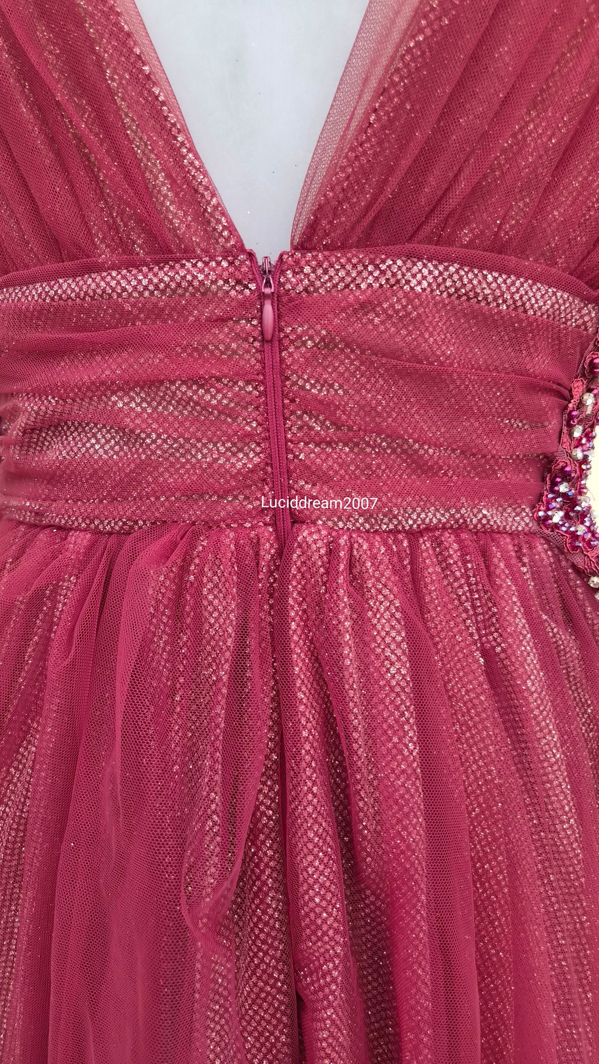Maxi robe rouge avec broderies
