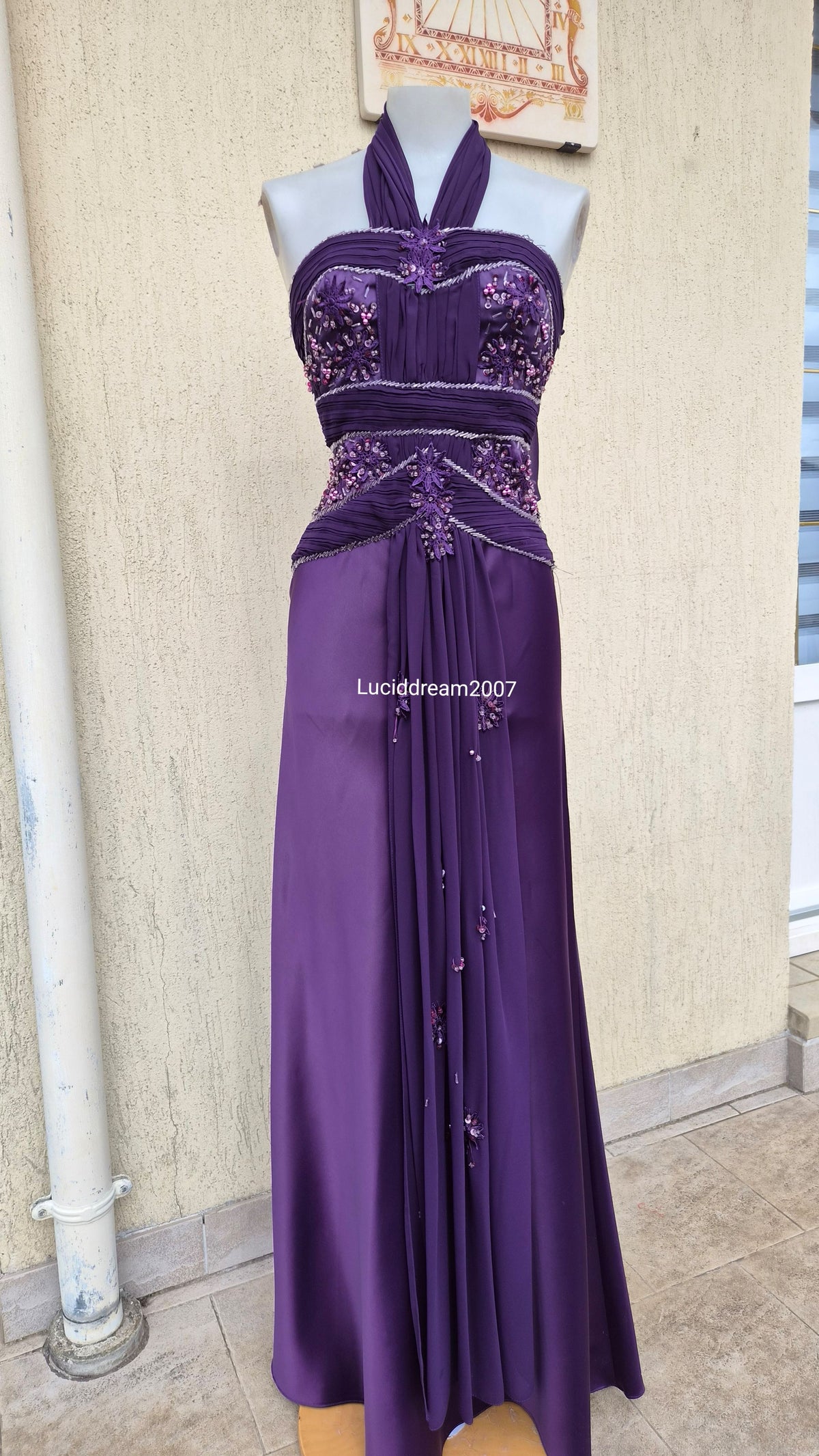 Robe dos nu brodée violette