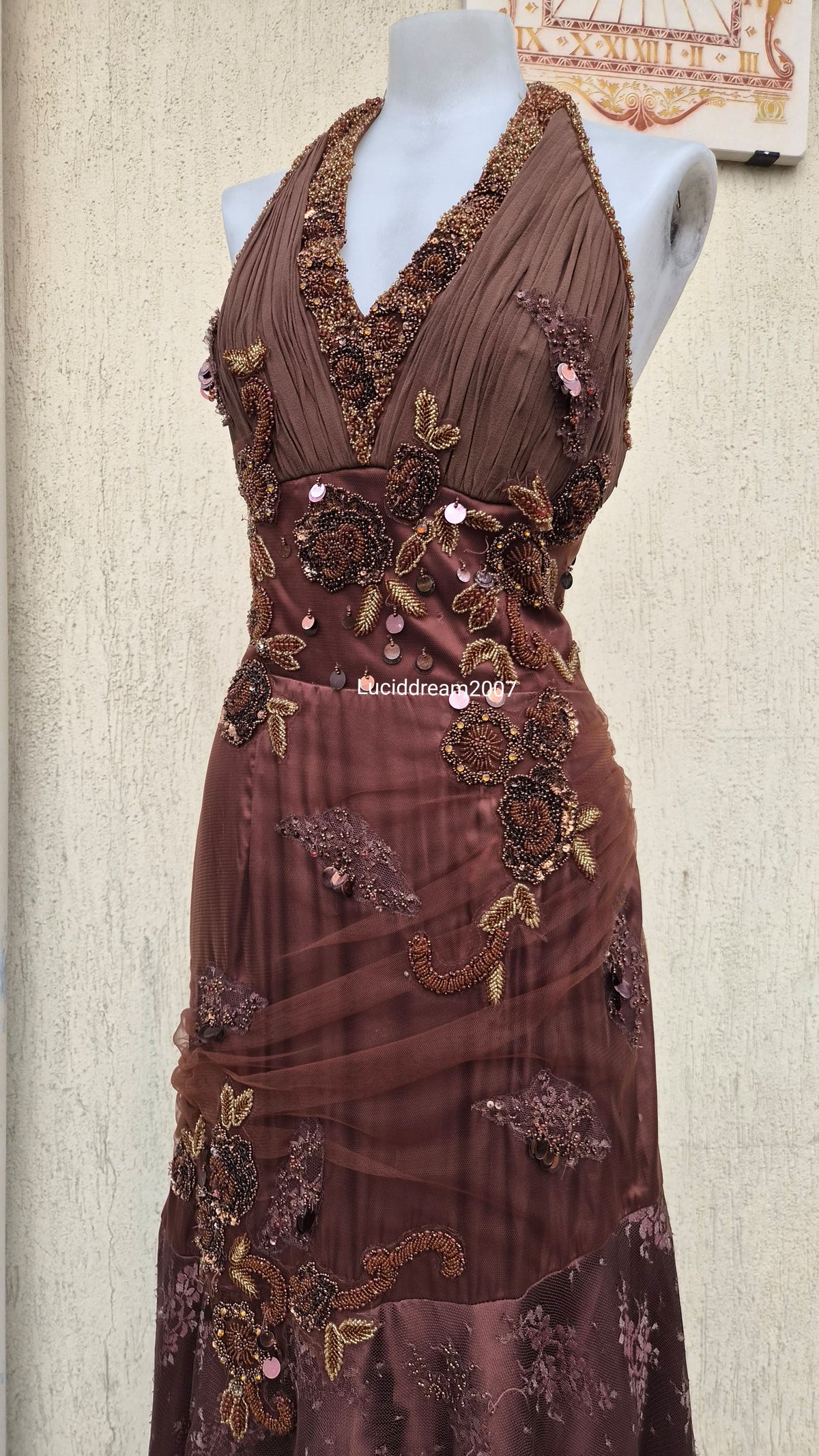 Robe dos nu brodée marron