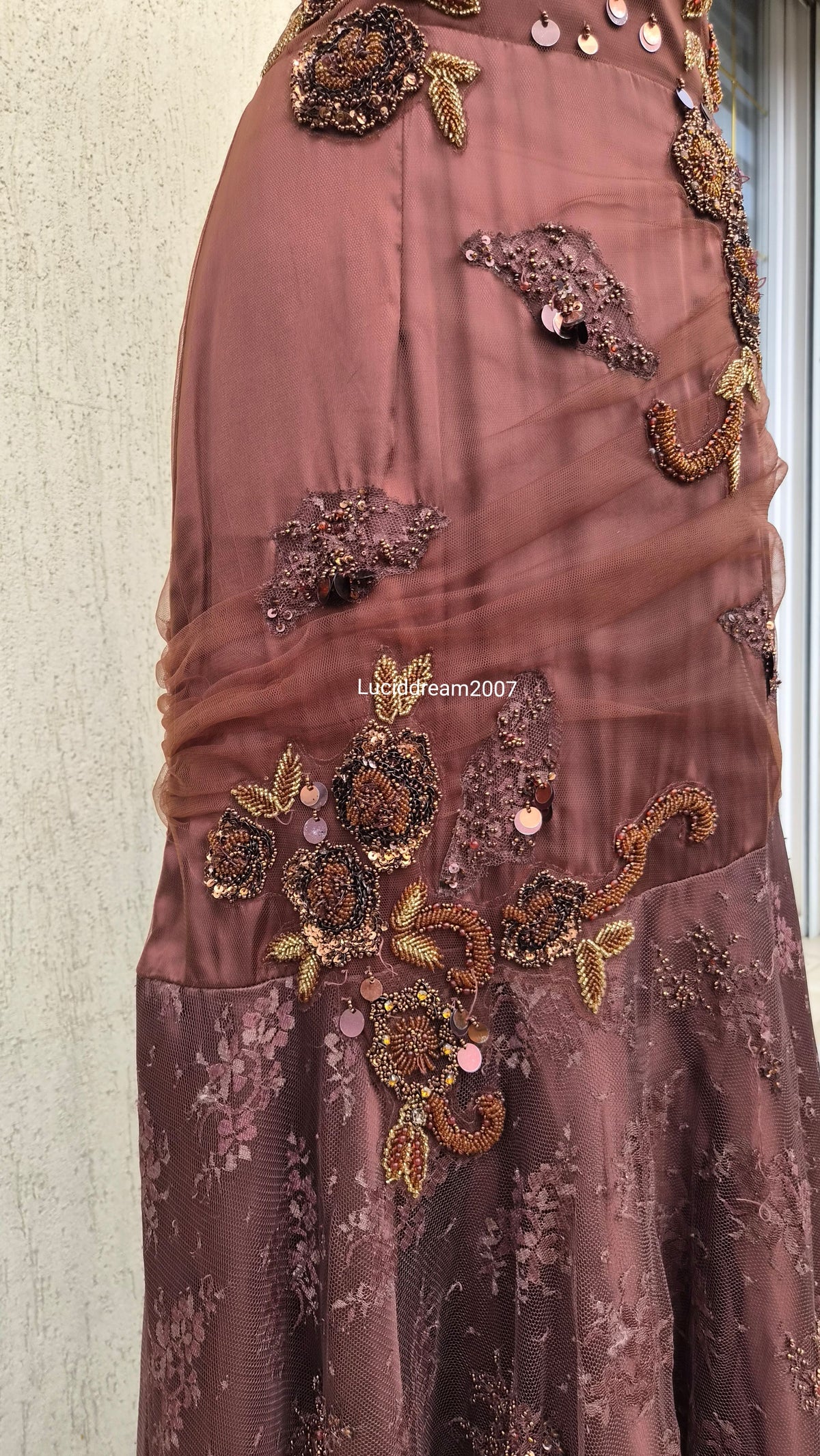 Robe dos nu brodée marron