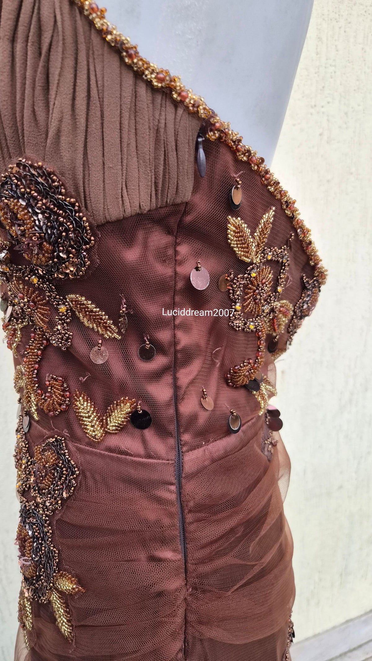 Robe dos nu brodée marron
