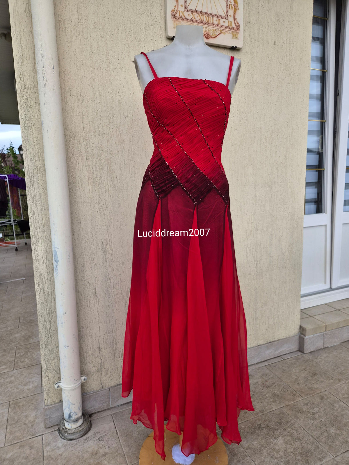 Robe en soie tons rouges