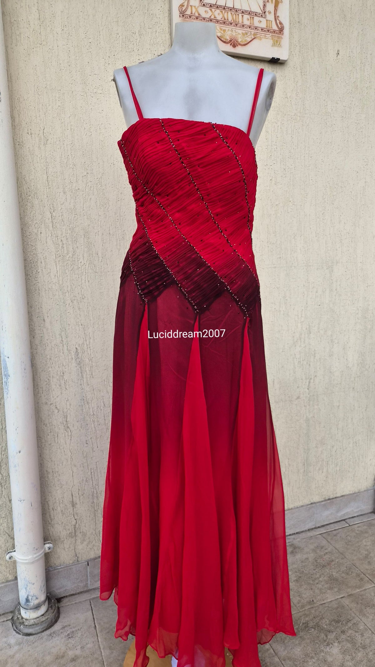 Robe en soie tons rouges