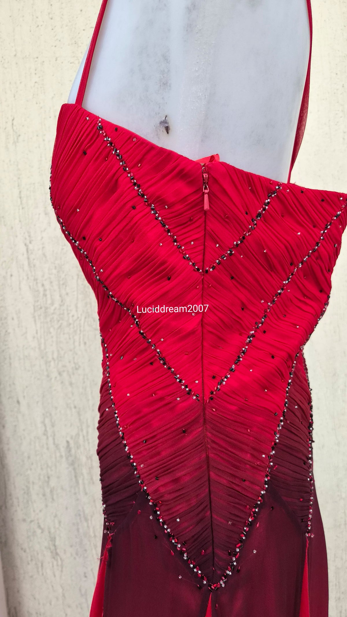 Robe en soie tons rouges