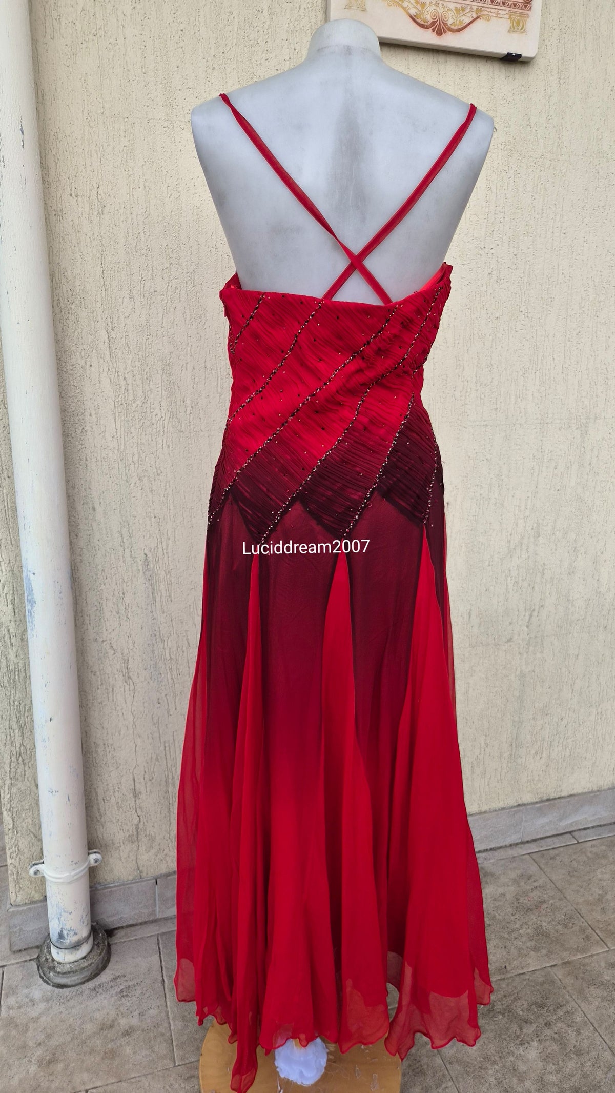 Robe en soie tons rouges