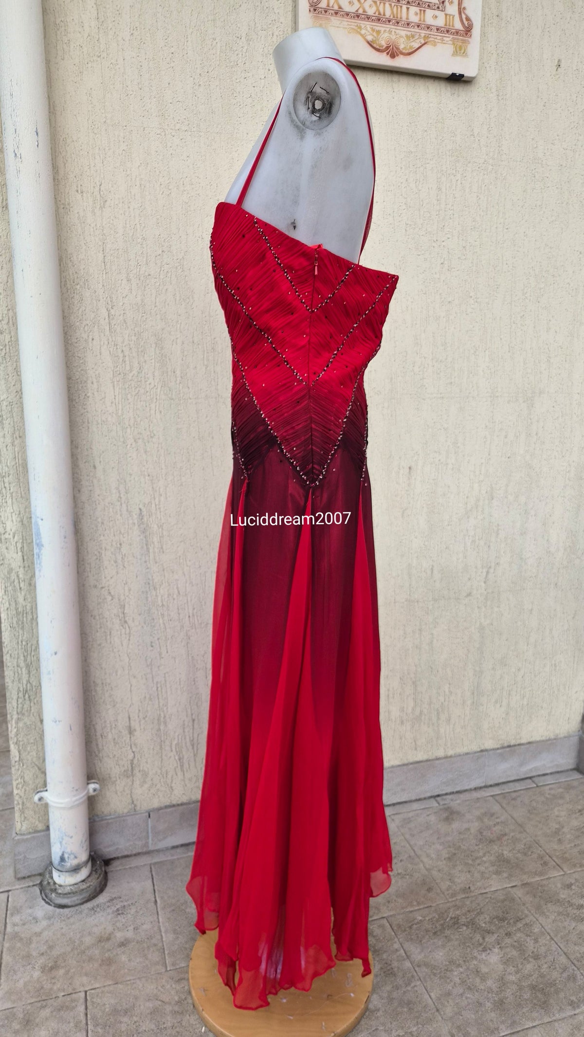 Robe en soie tons rouges