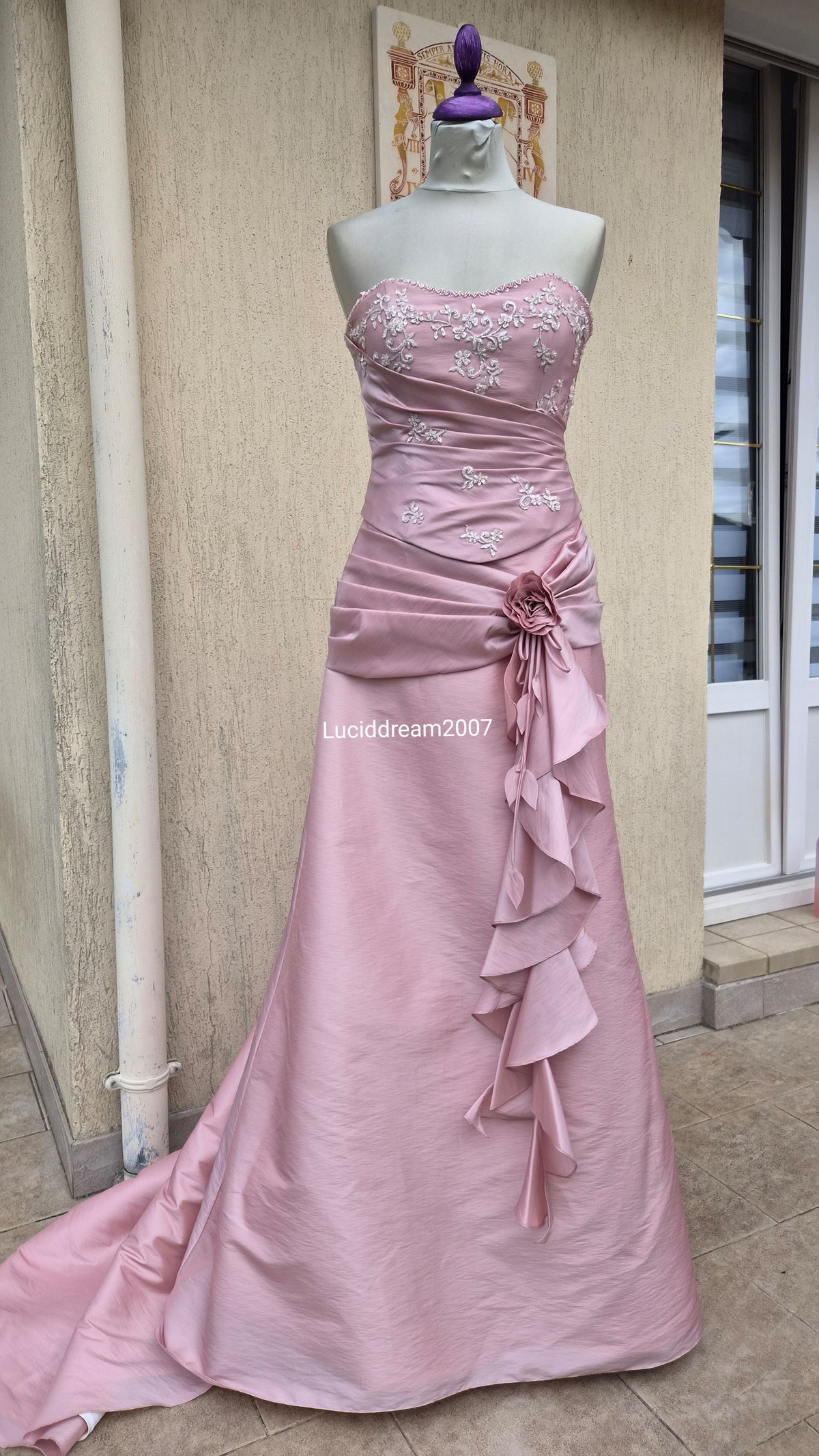 Robe en Taffetas rose avec sacoche