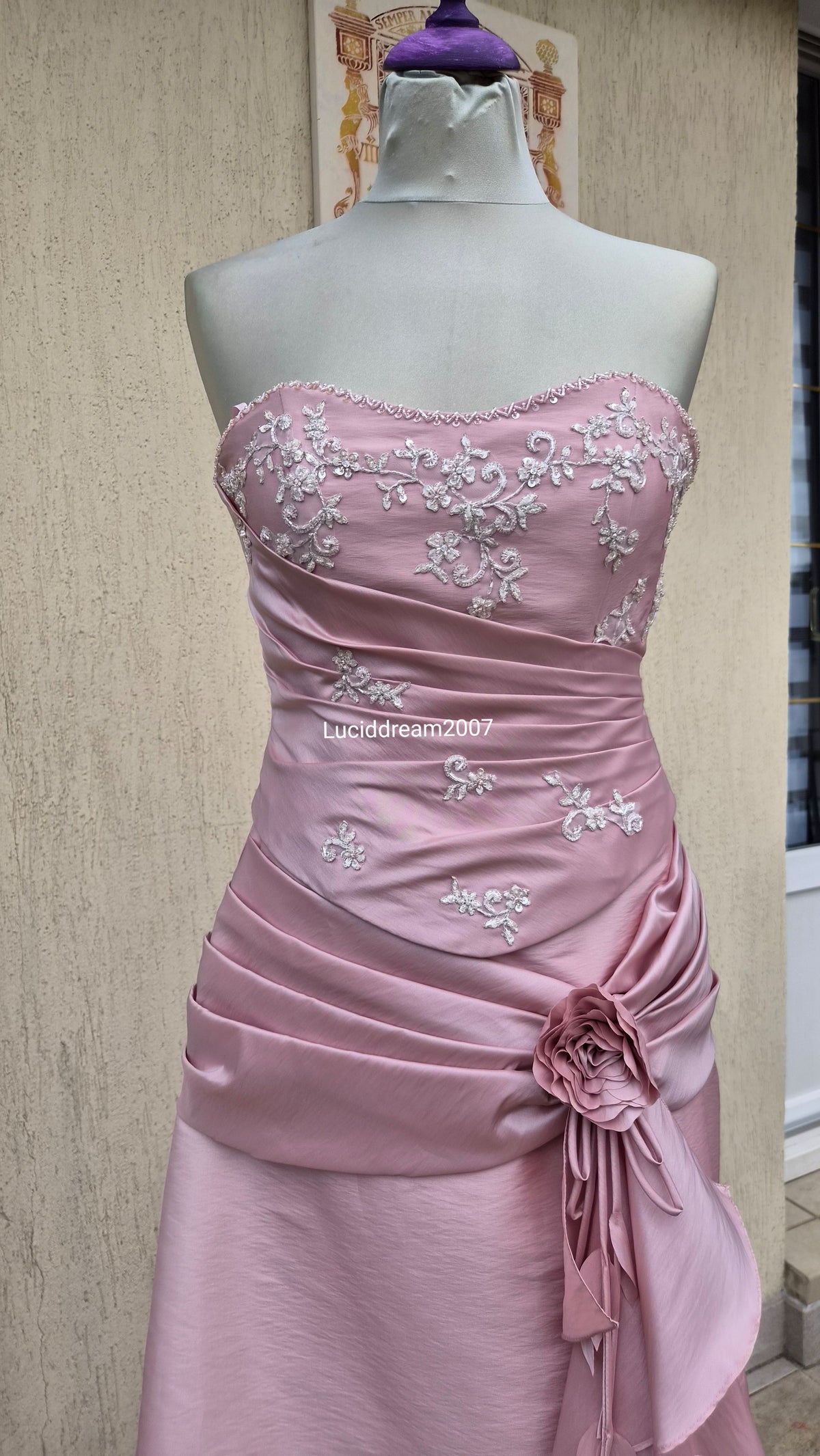 Robe en Taffetas rose avec sacoche