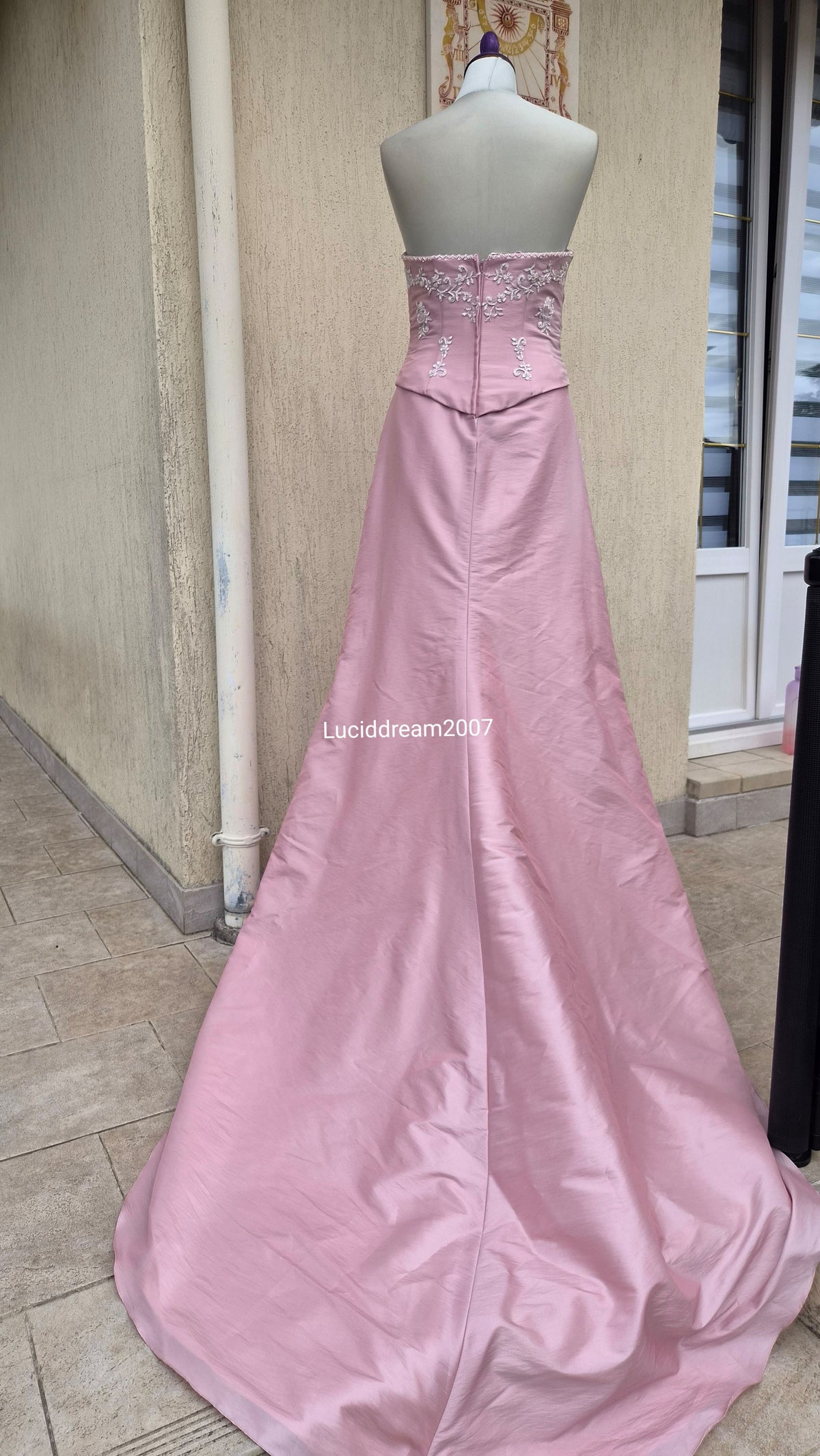 Robe en Taffetas rose avec sacoche