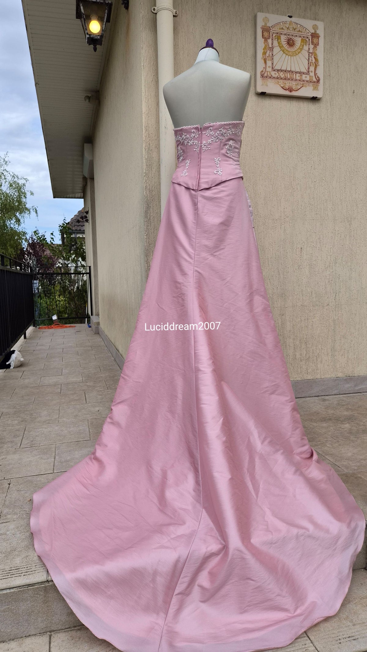 Robe en Taffetas rose avec sacoche
