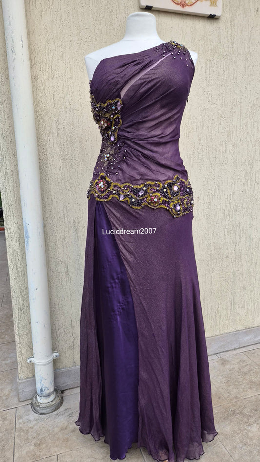 Robe brodée violette