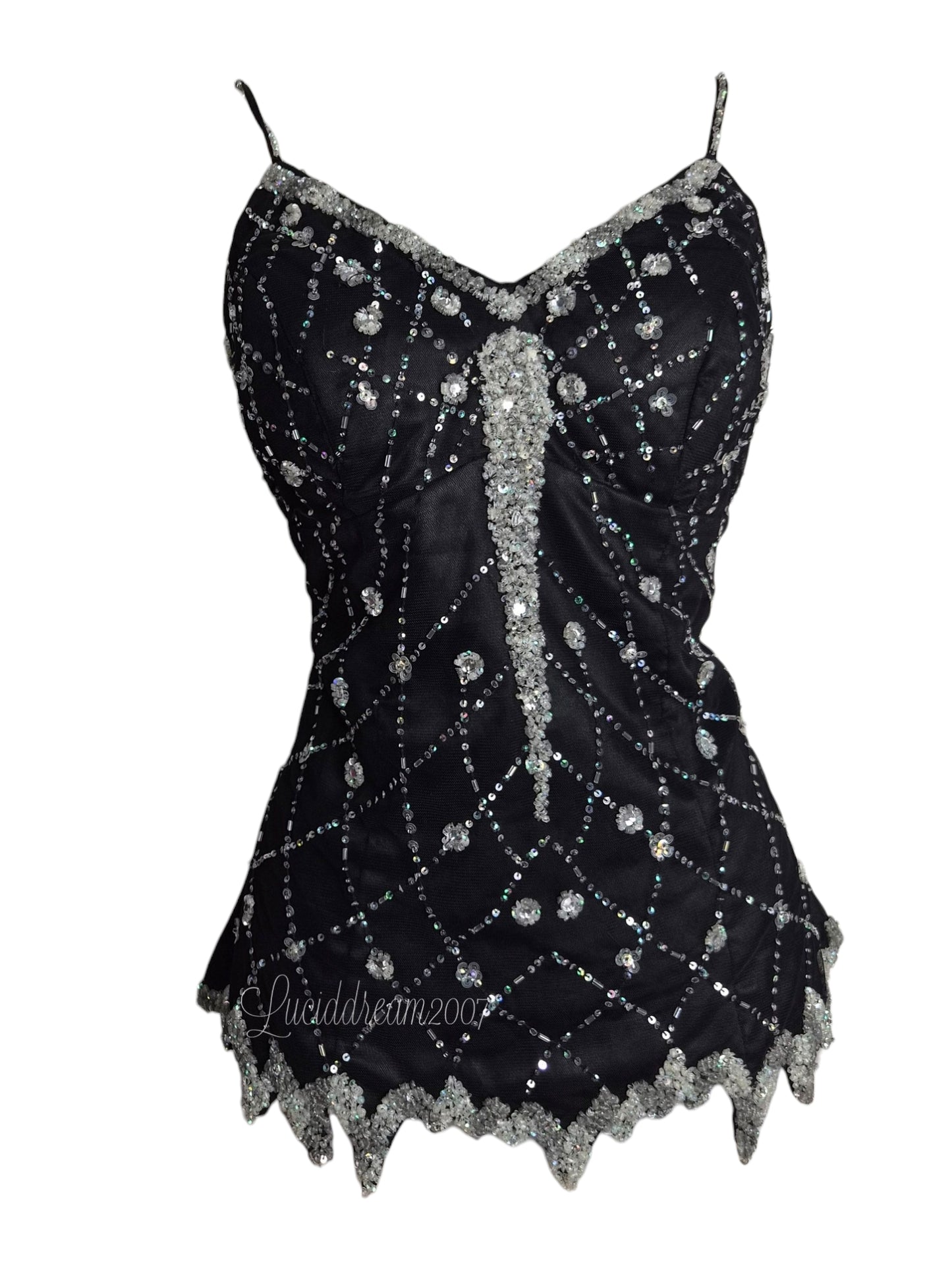 Débardeur vintage Y2K en tulle noir avec un riche travail de perles argentées et un motif de treillis en sequins. Esthétique magique fairycore/goth. Top vintage rare sorti d'une reverie.