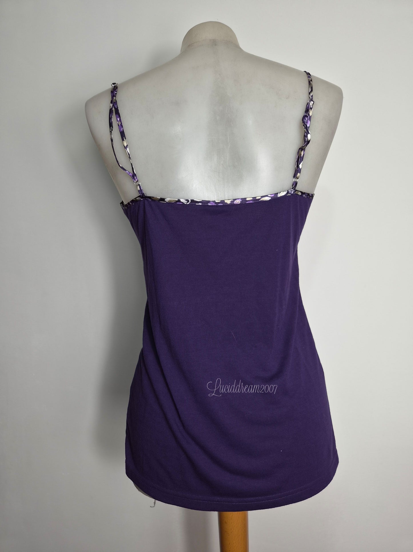 Haut violet detail satiné