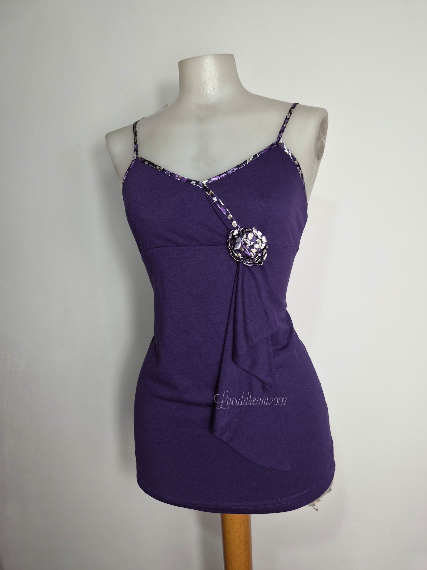 Haut violet detail satiné
