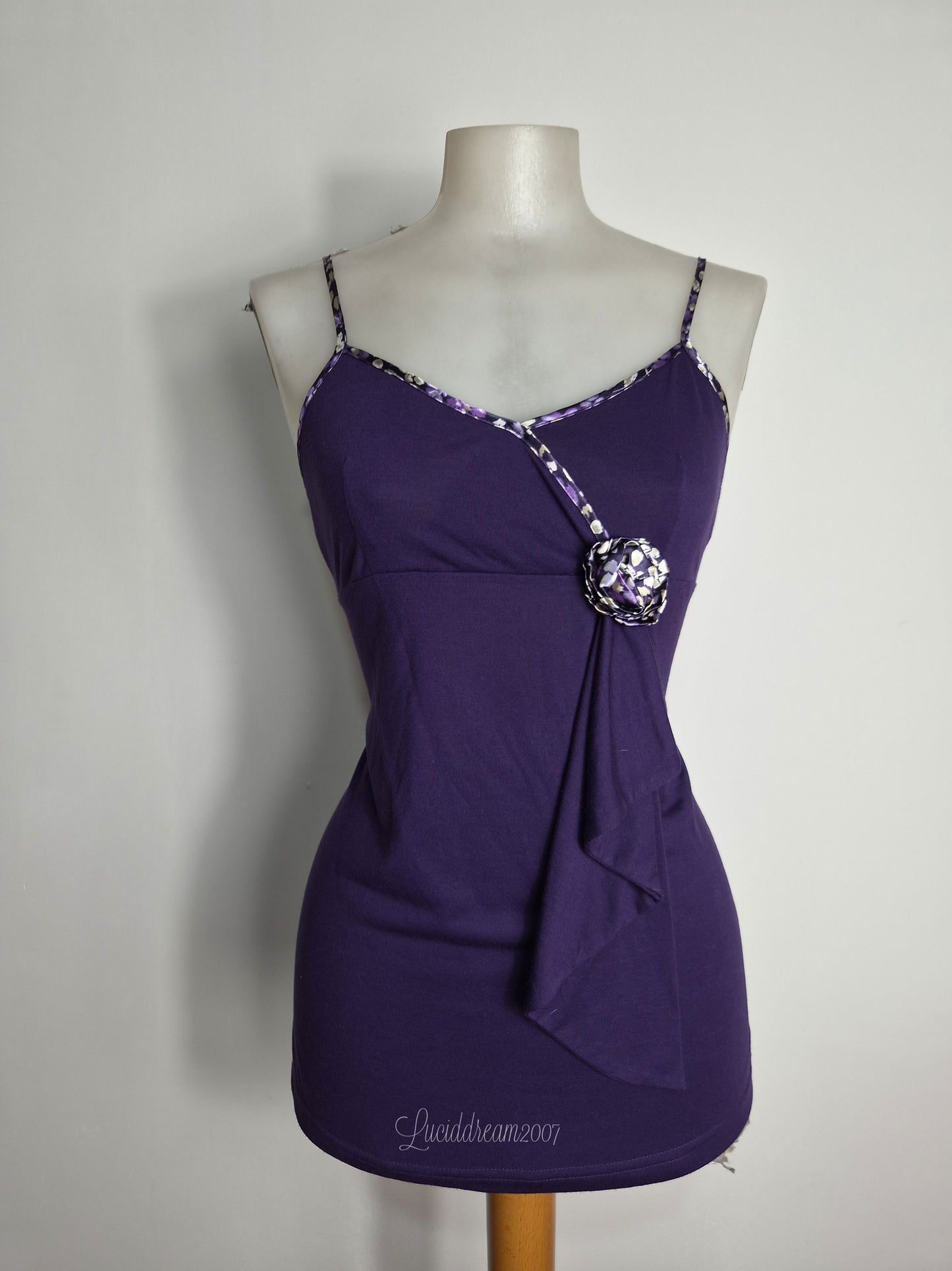 Haut violet detail satiné
