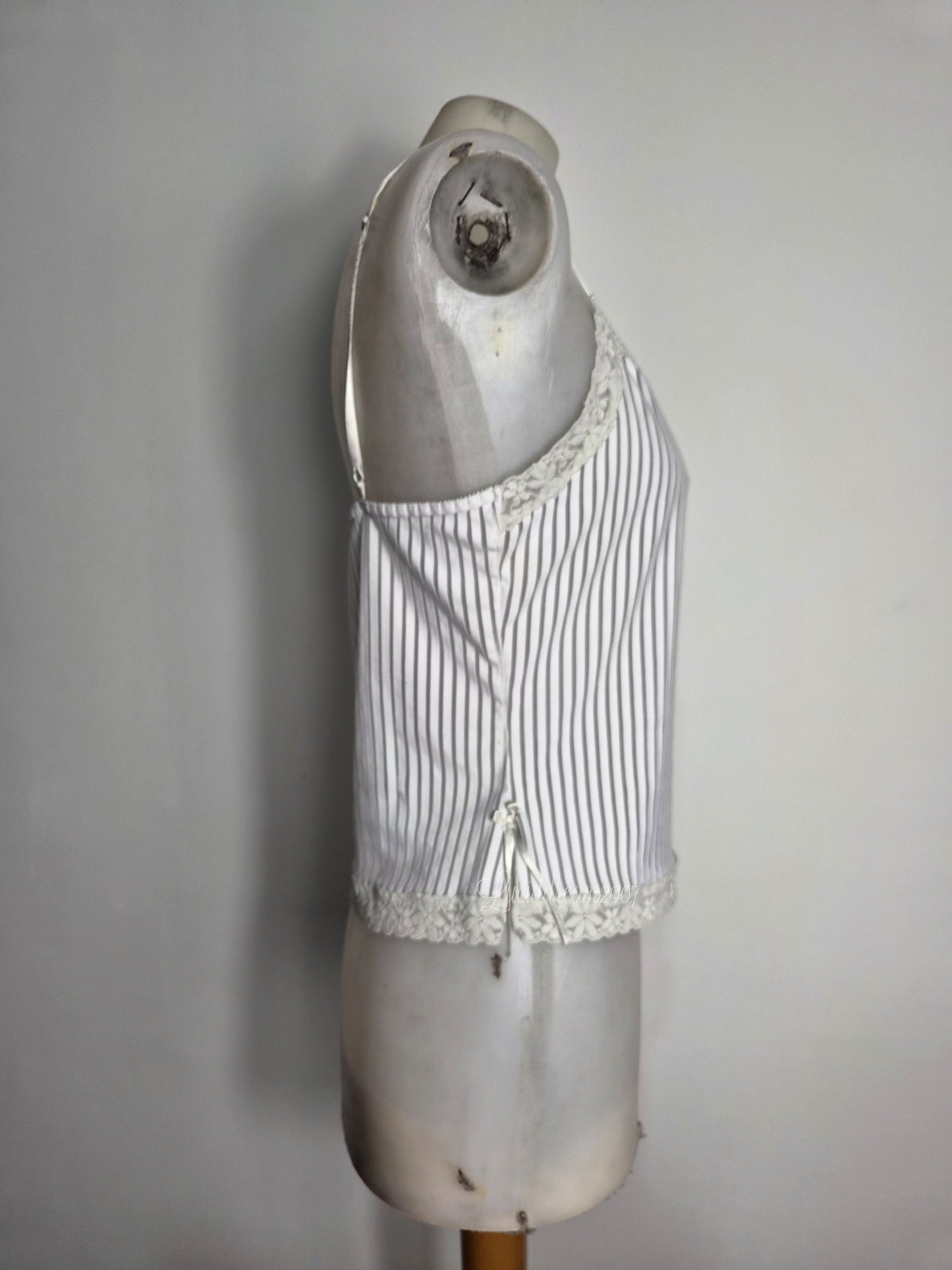 Haut en voile blanc