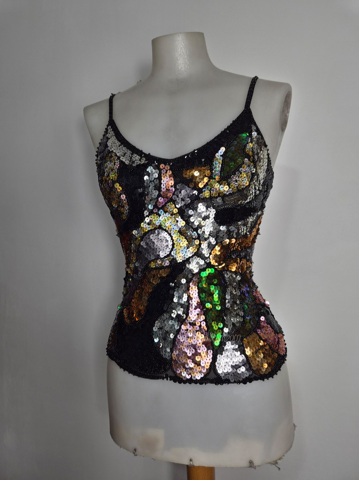 Haut en voile brodé de sequins