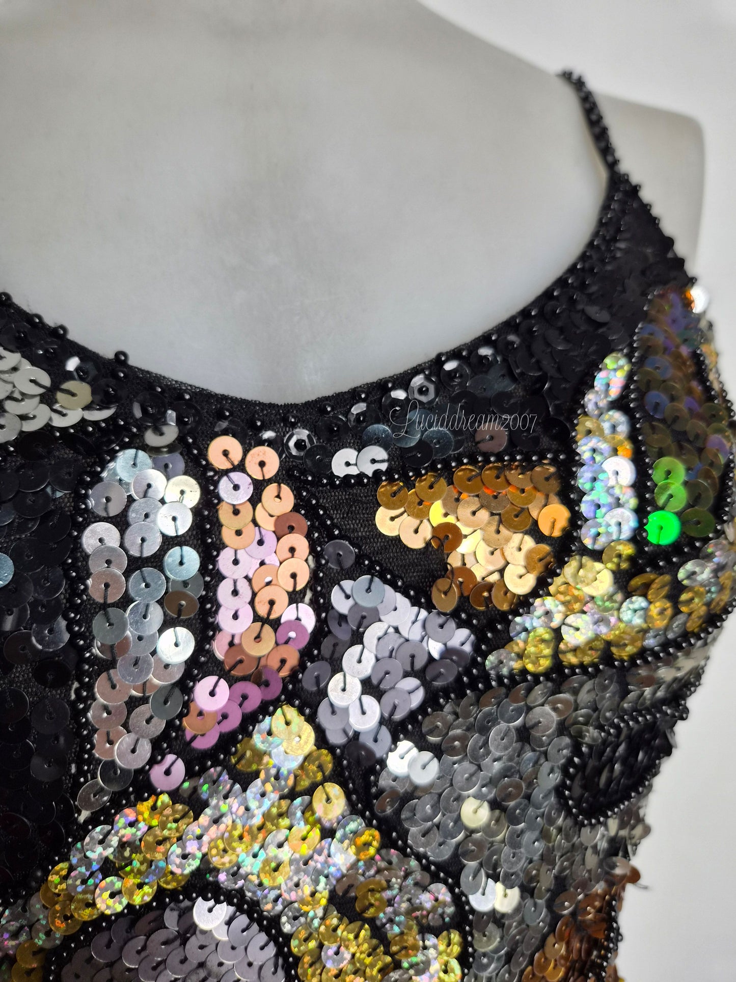 Haut en voile brodé de sequins